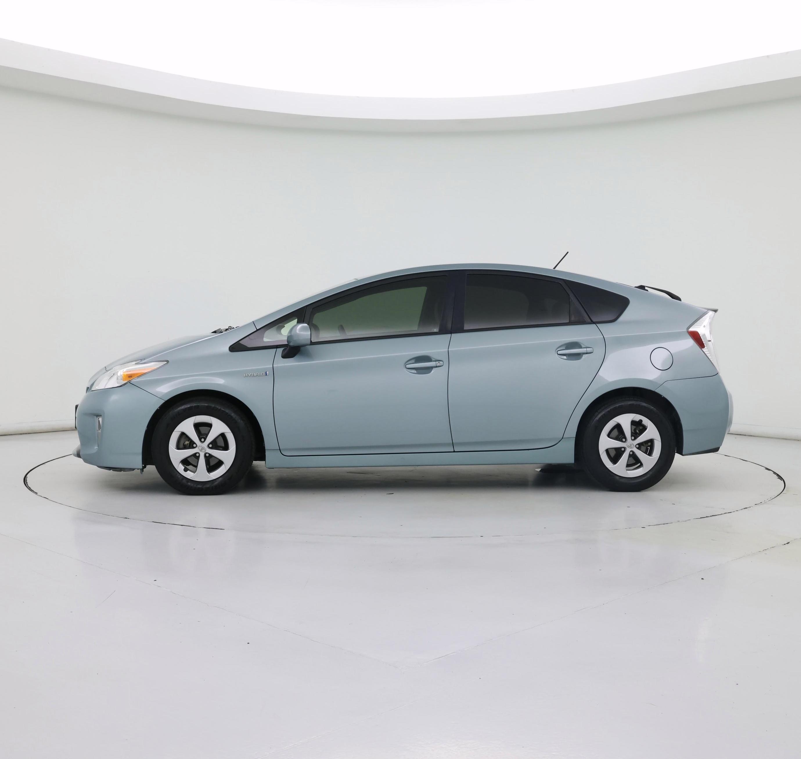 Thumbnail: 2015 Toyota Prius - 3