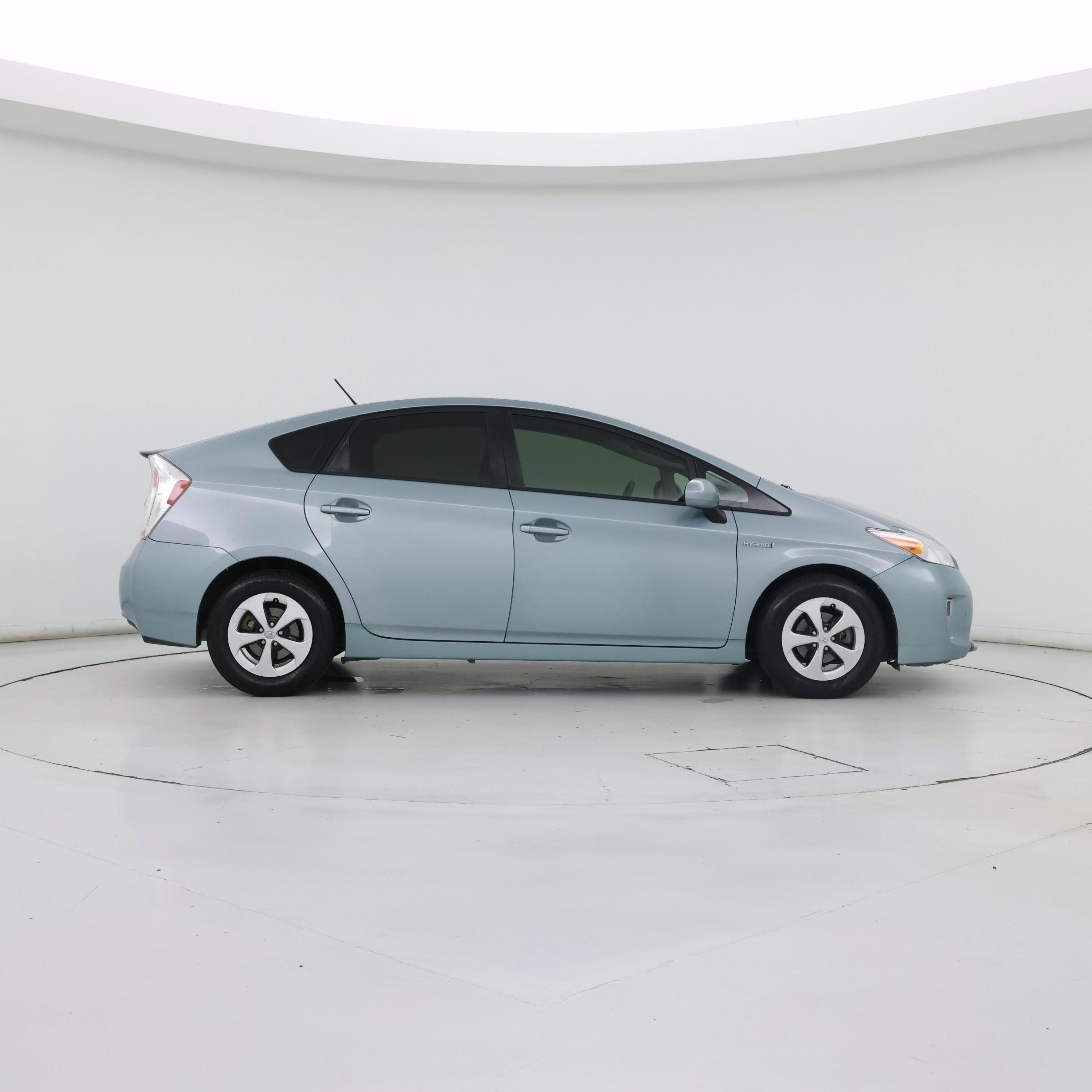 Thumbnail: 2015 Toyota Prius - 7