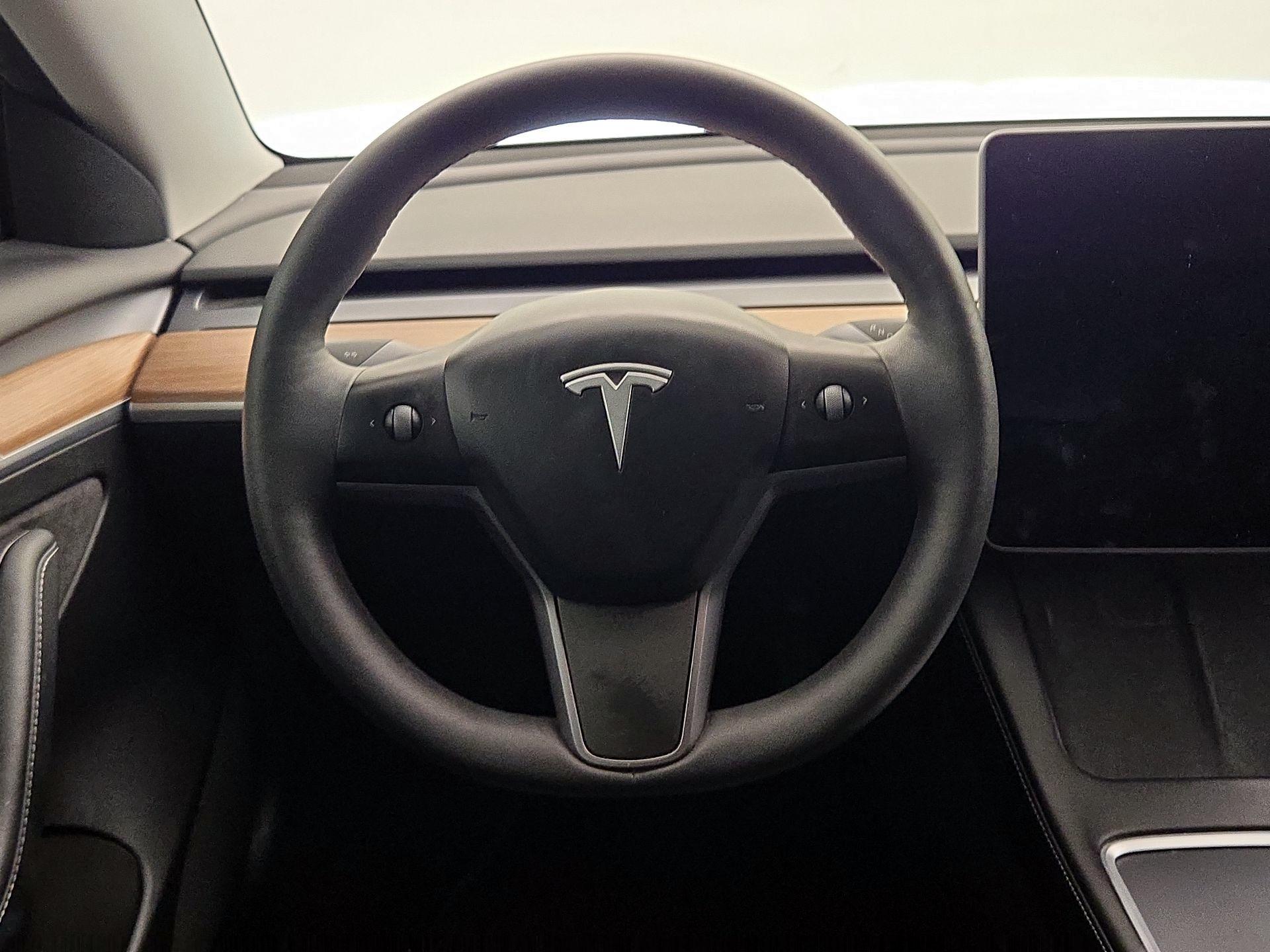 Thumbnail: 2021 Tesla Model 3 - 10