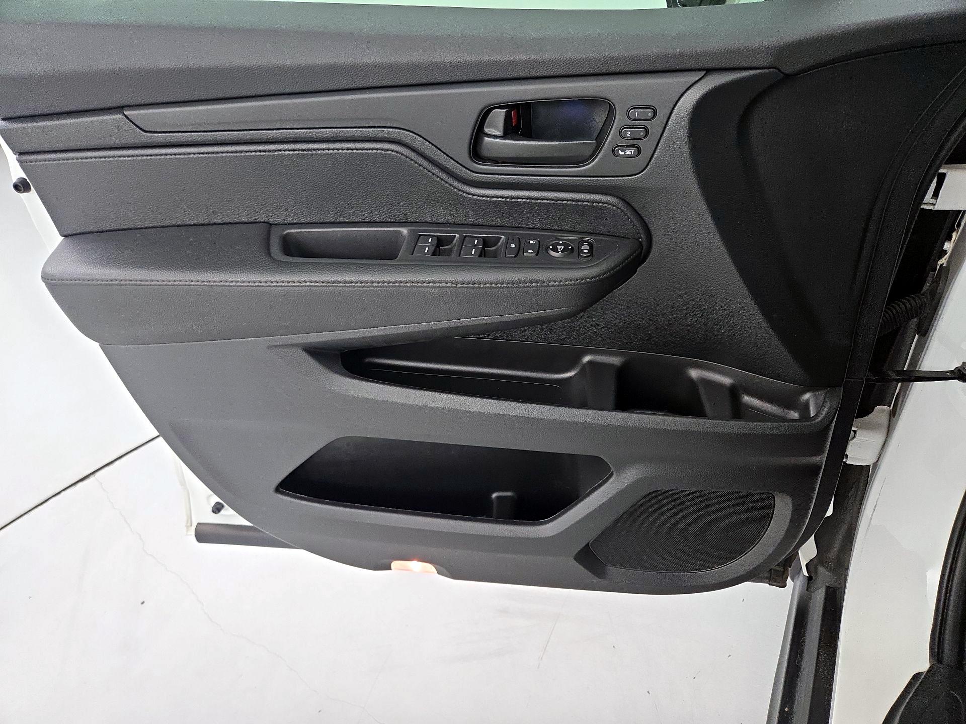 Thumbnail: 2021 Honda Odyssey - 12