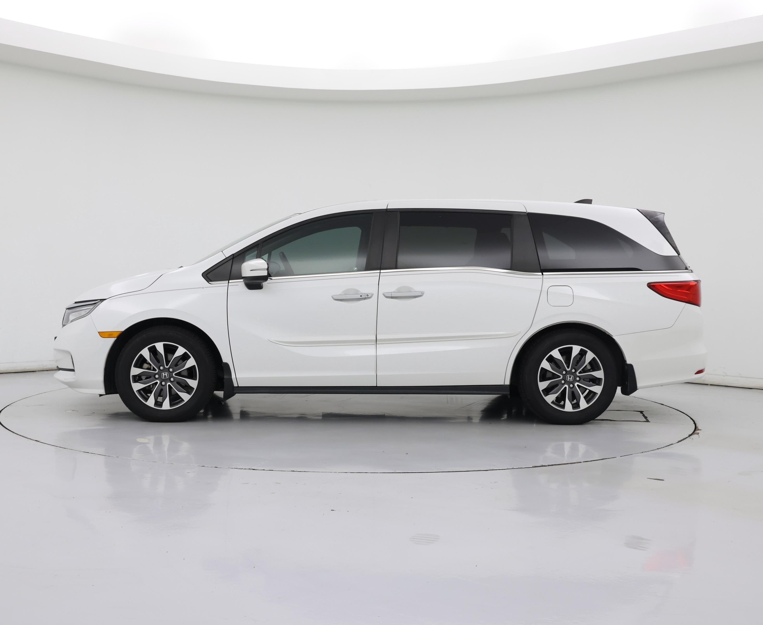 Thumbnail: 2021 Honda Odyssey - 3