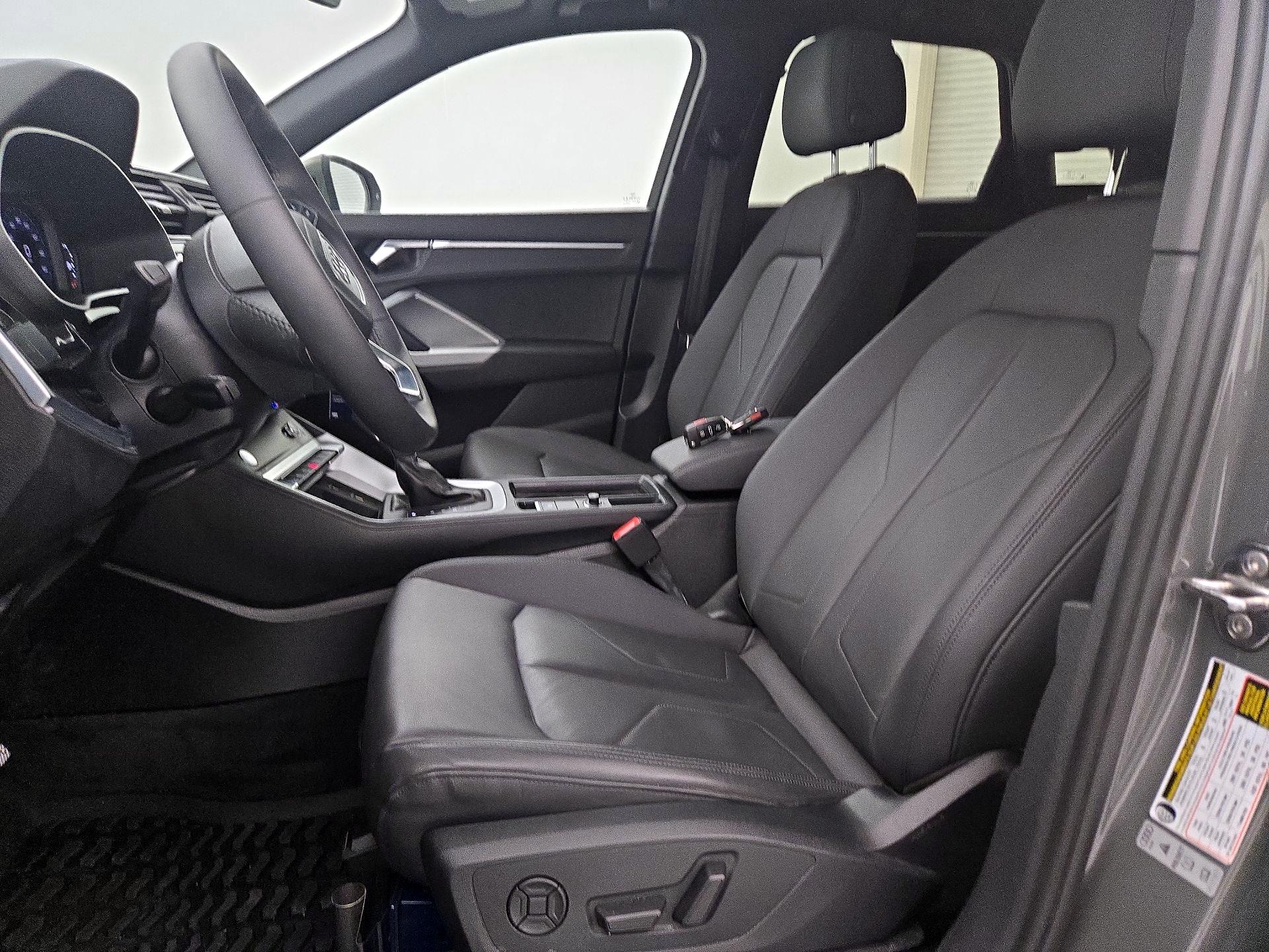 Thumbnail: 2020 Audi Q3 - 11