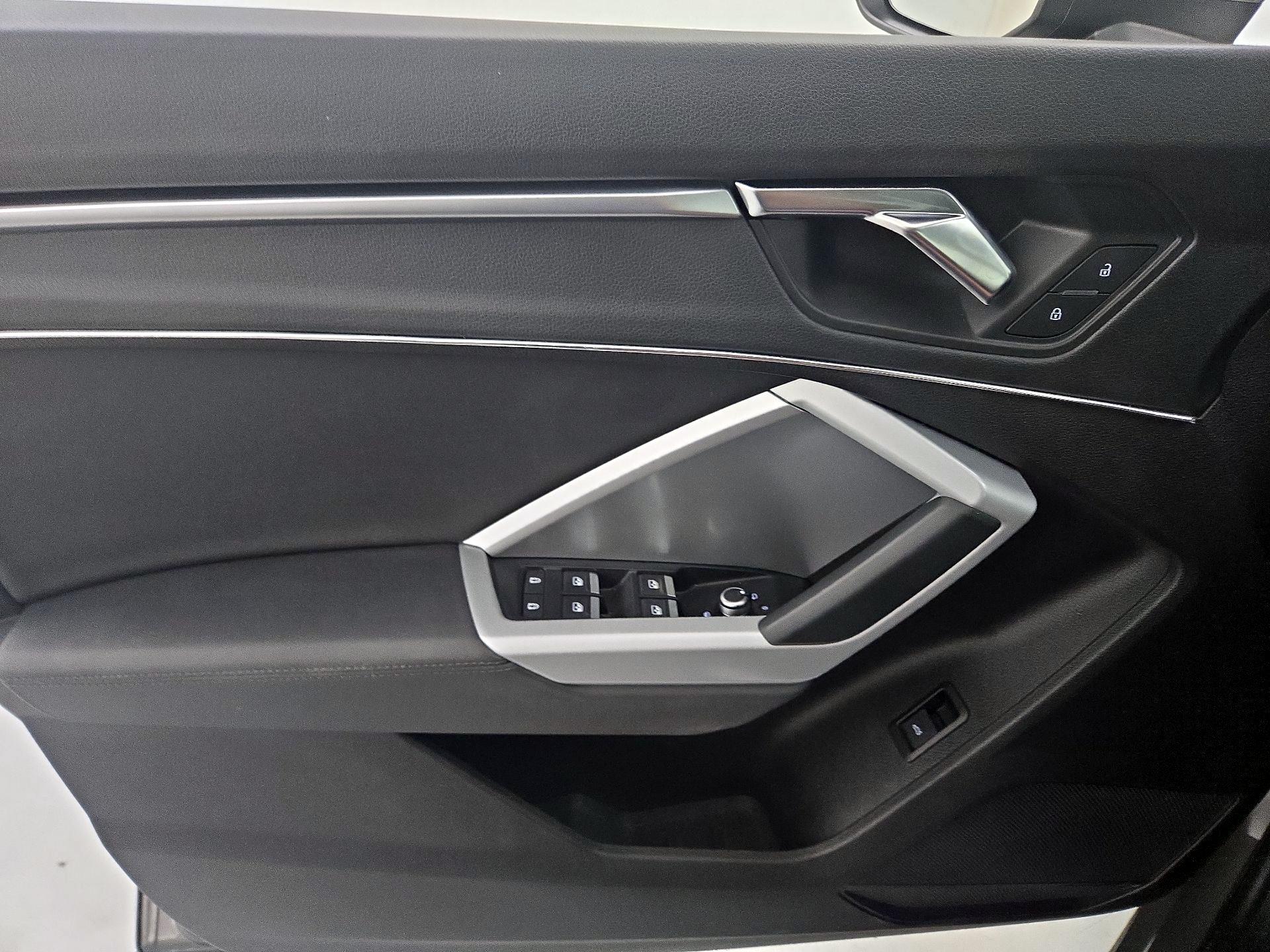 Thumbnail: 2020 Audi Q3 - 12