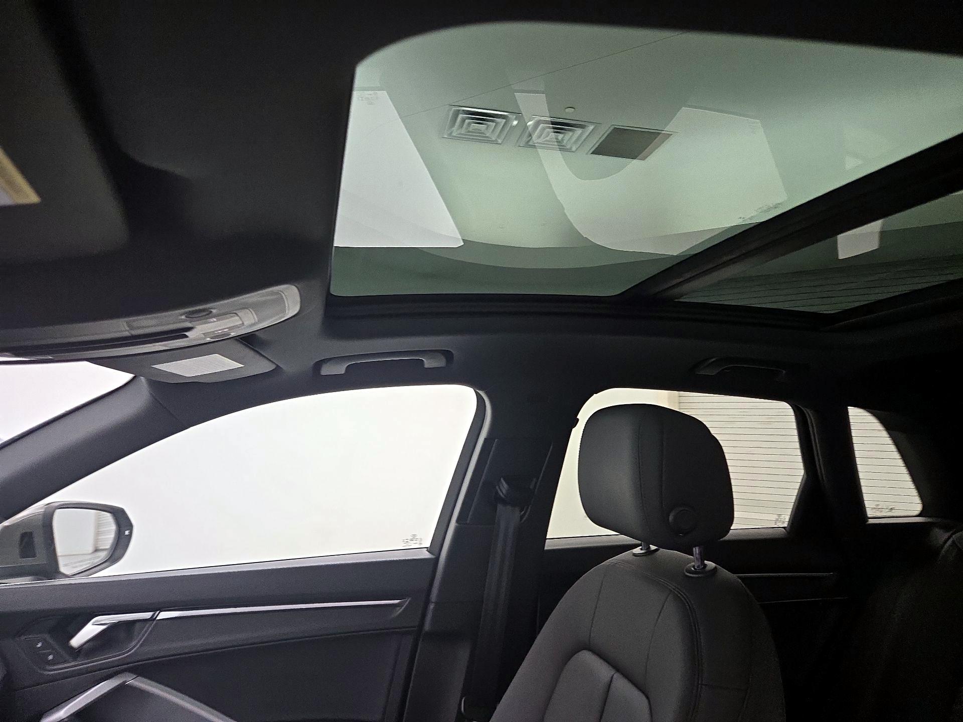 Thumbnail: 2020 Audi Q3 - 19