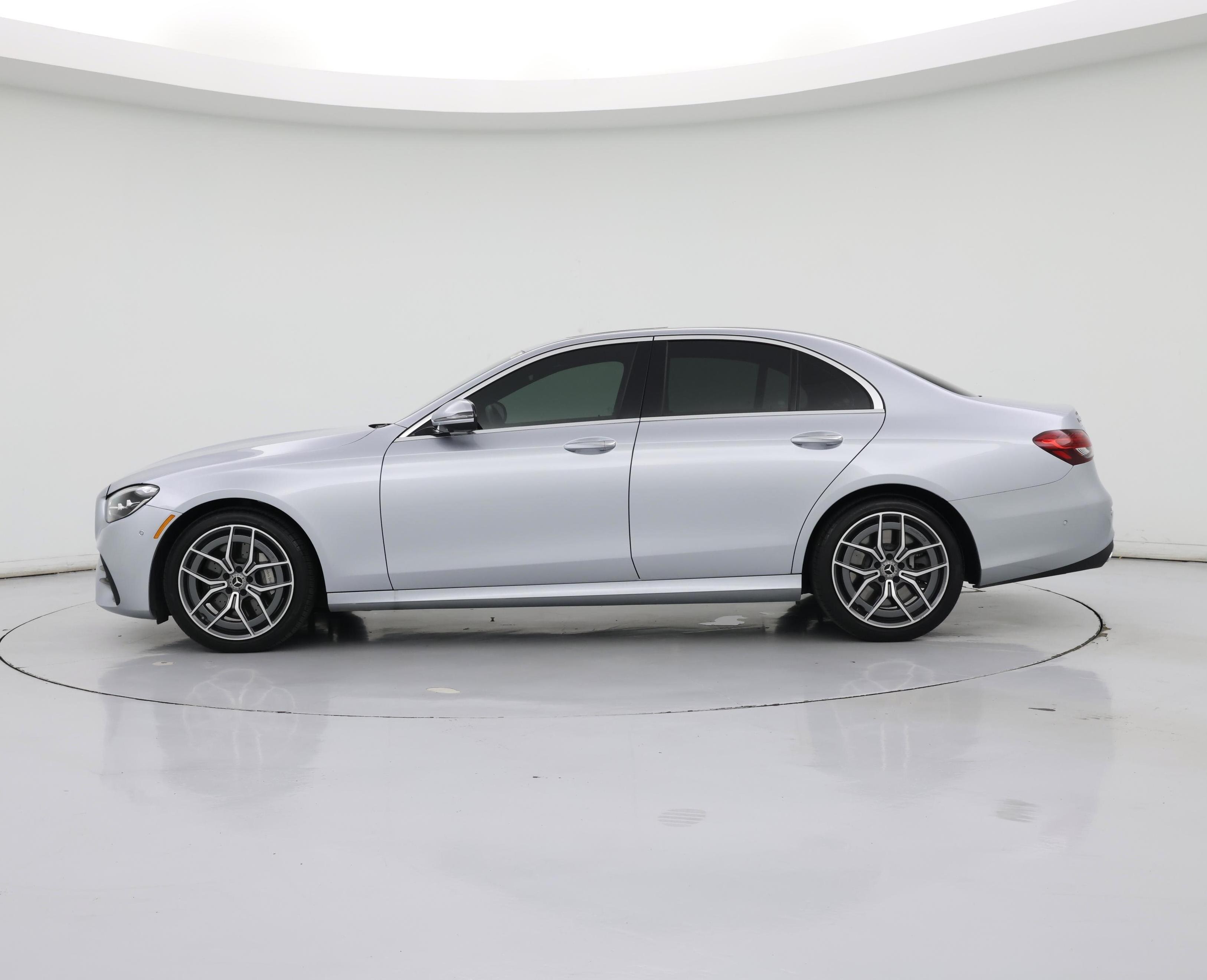Thumbnail: 2022 Mercedes-Benz E-Class - 3
