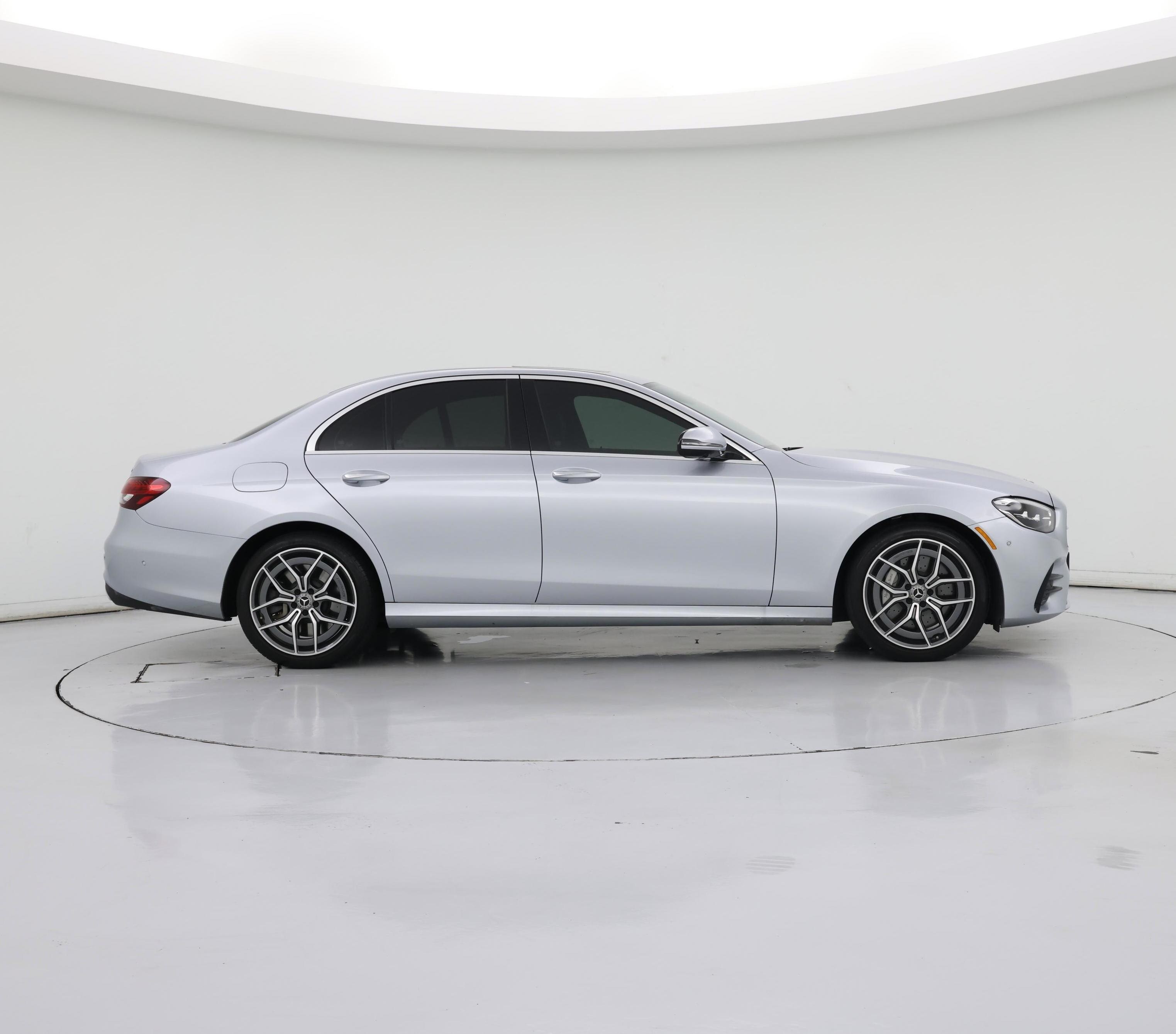 Thumbnail: 2022 Mercedes-Benz E-Class - 7