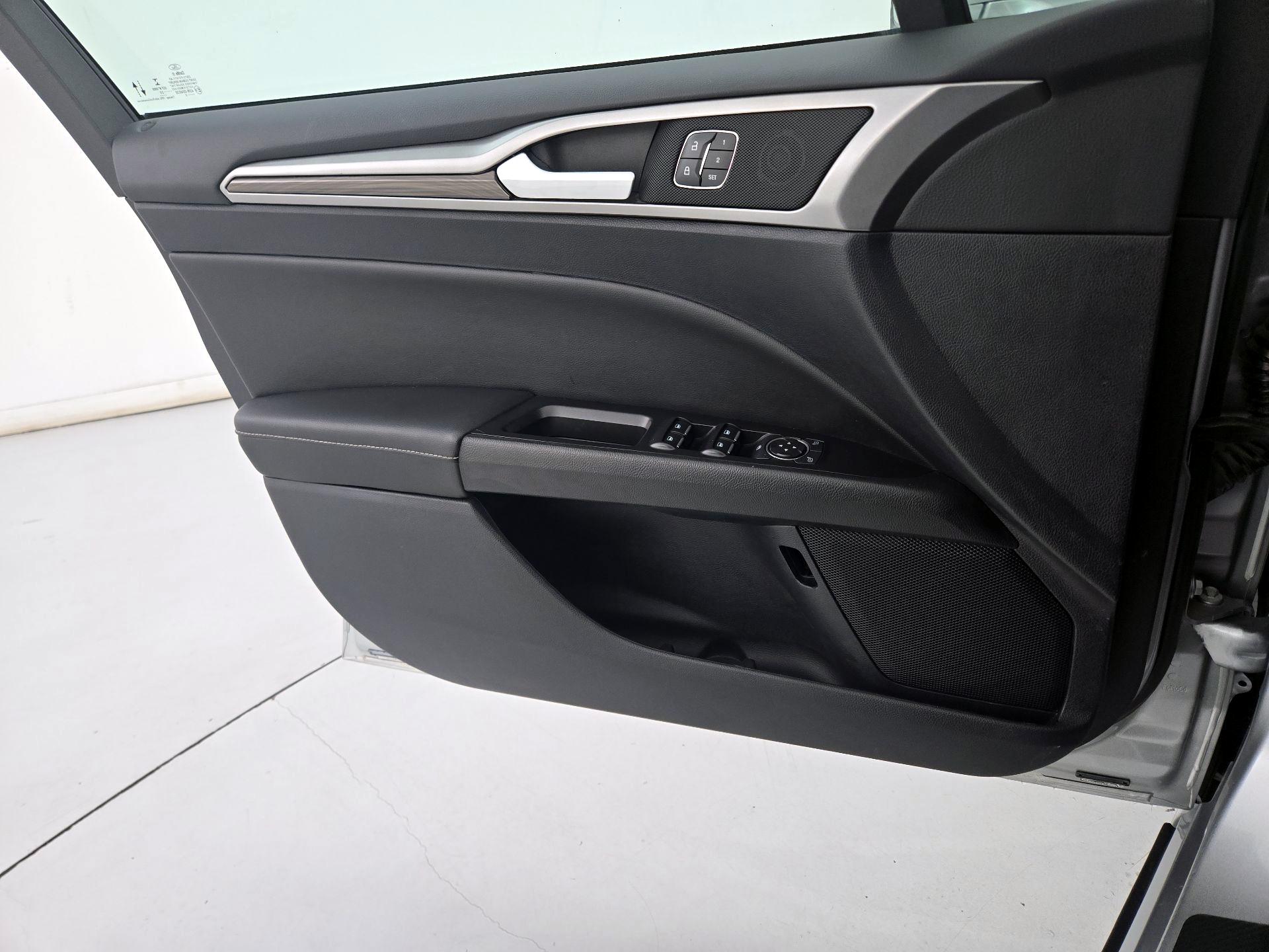 Thumbnail: 2020 Ford Fusion - 12