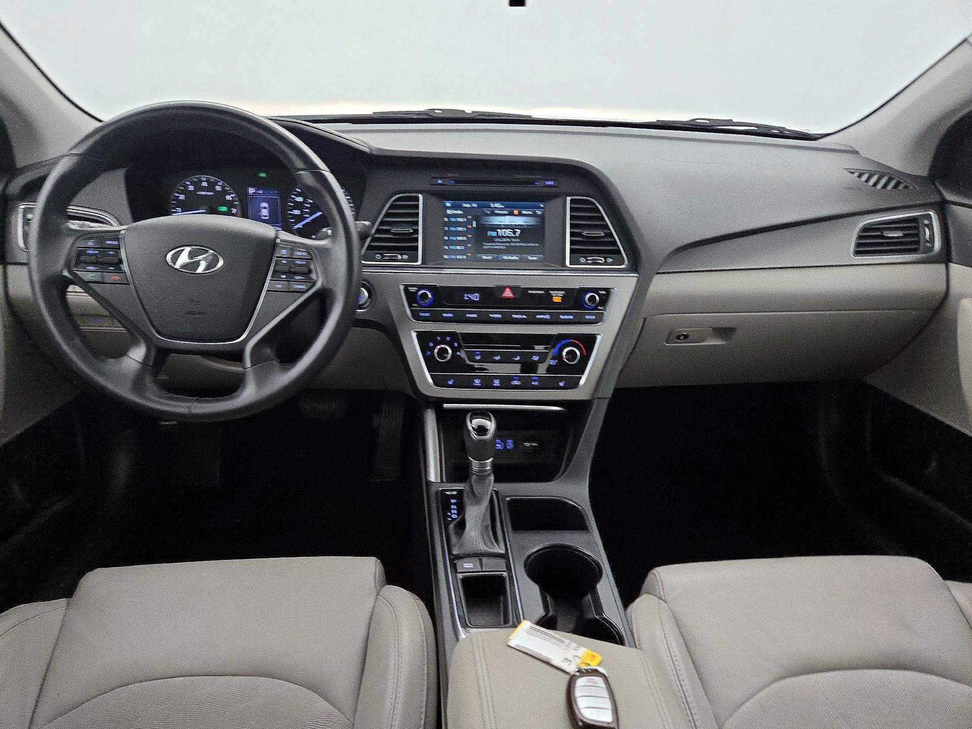 Thumbnail: 2017 Hyundai Sonata - 9
