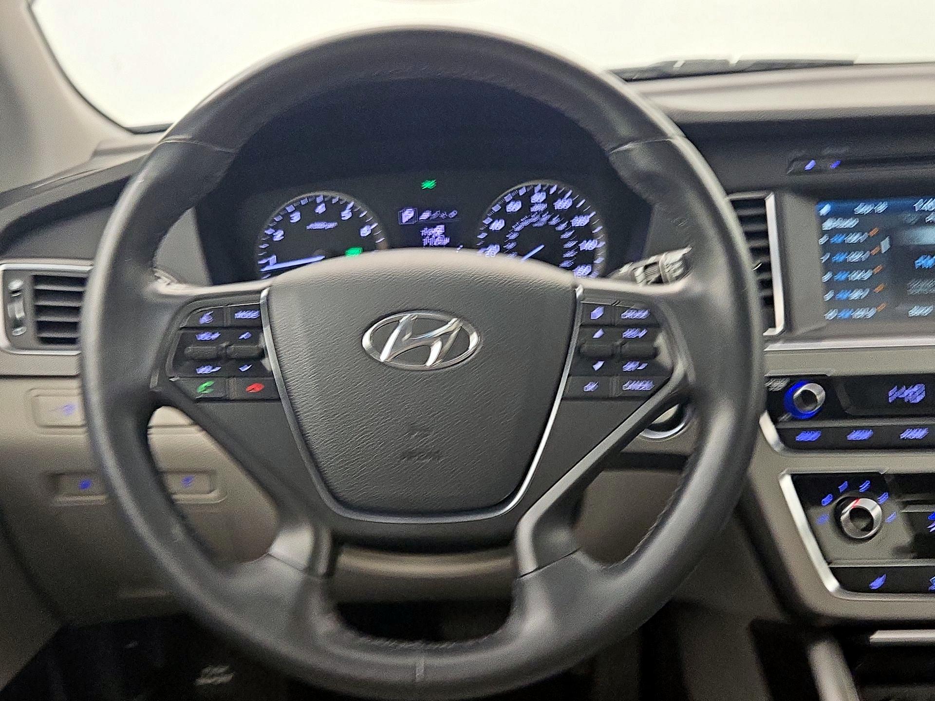 Thumbnail: 2017 Hyundai Sonata - 10