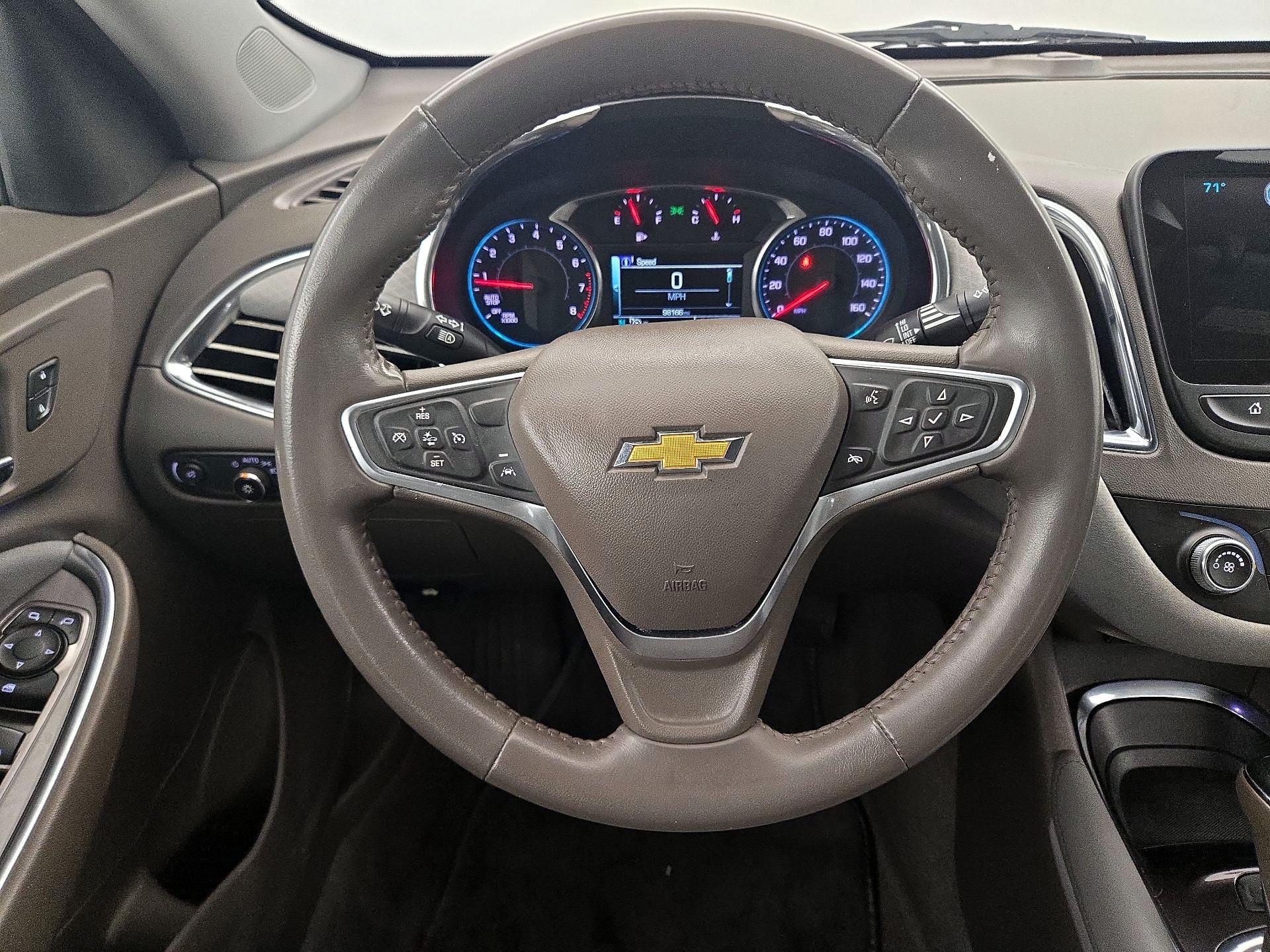 Thumbnail: 2018 Chevrolet Malibu - 10