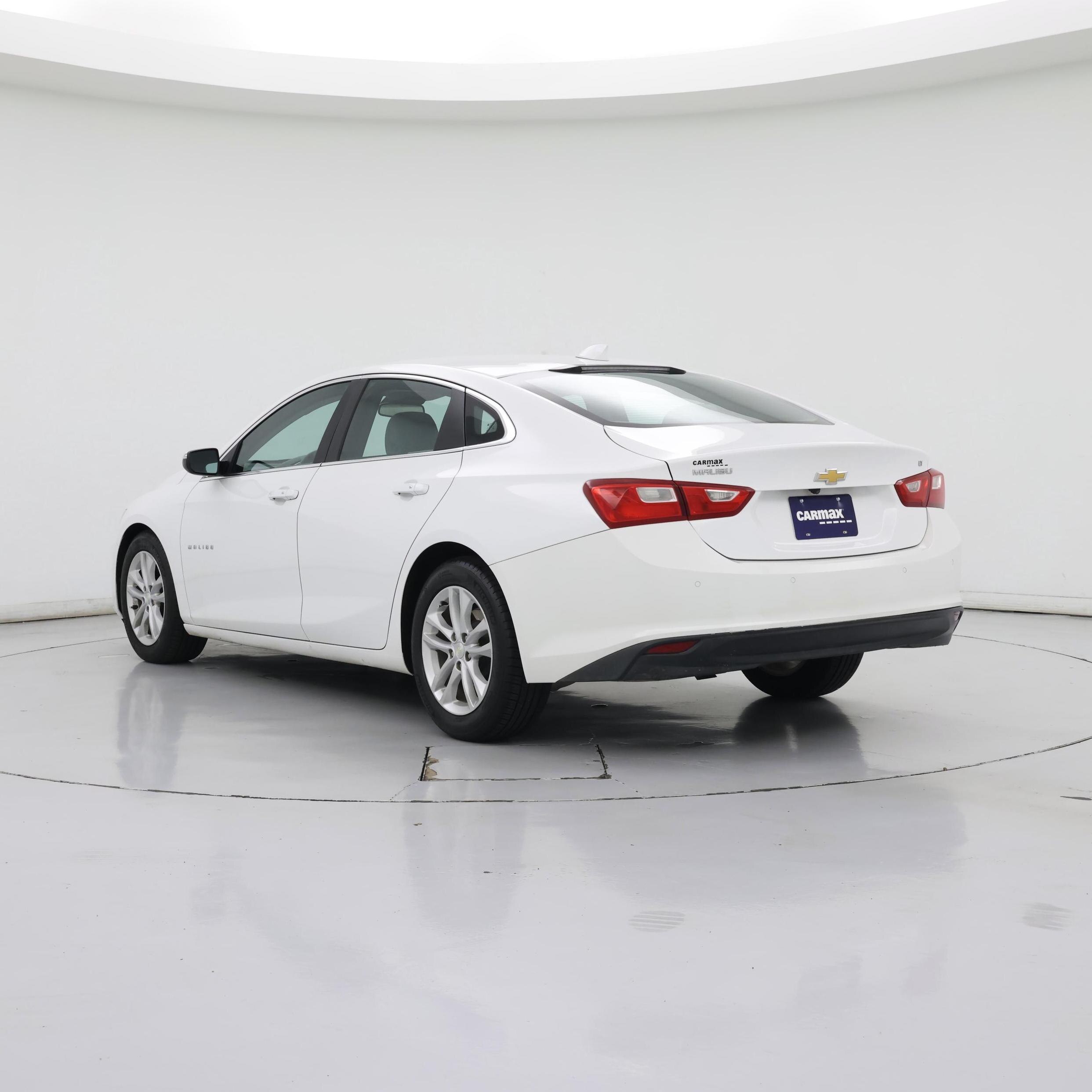 Thumbnail: 2018 Chevrolet Malibu - 2