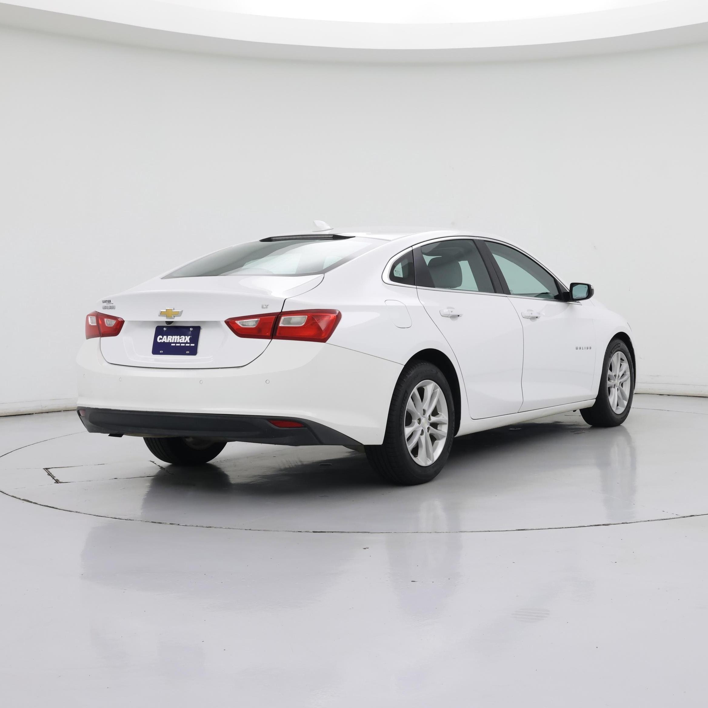 Thumbnail: 2018 Chevrolet Malibu - 8