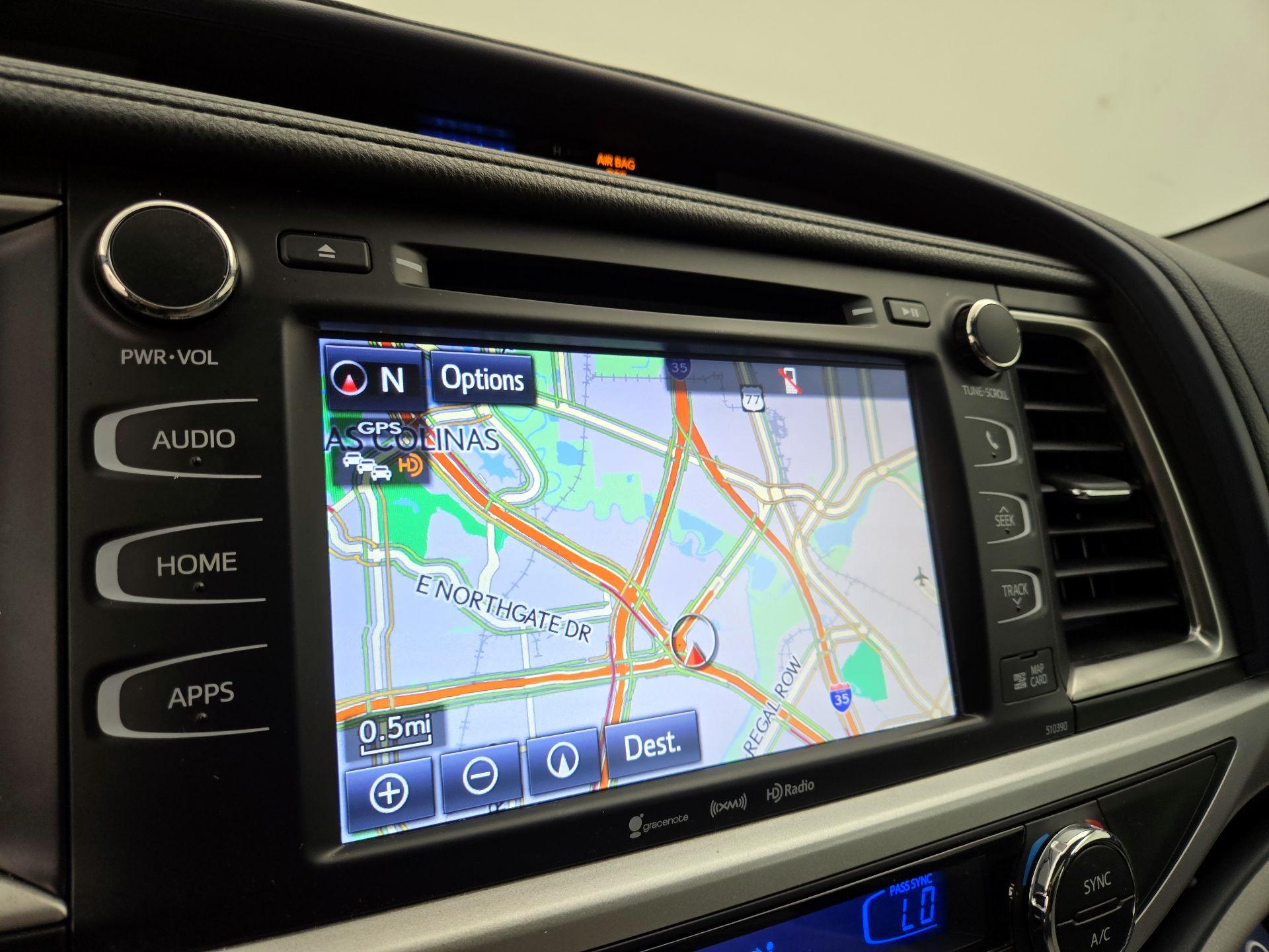 Thumbnail: 2019 Toyota Highlander - 14