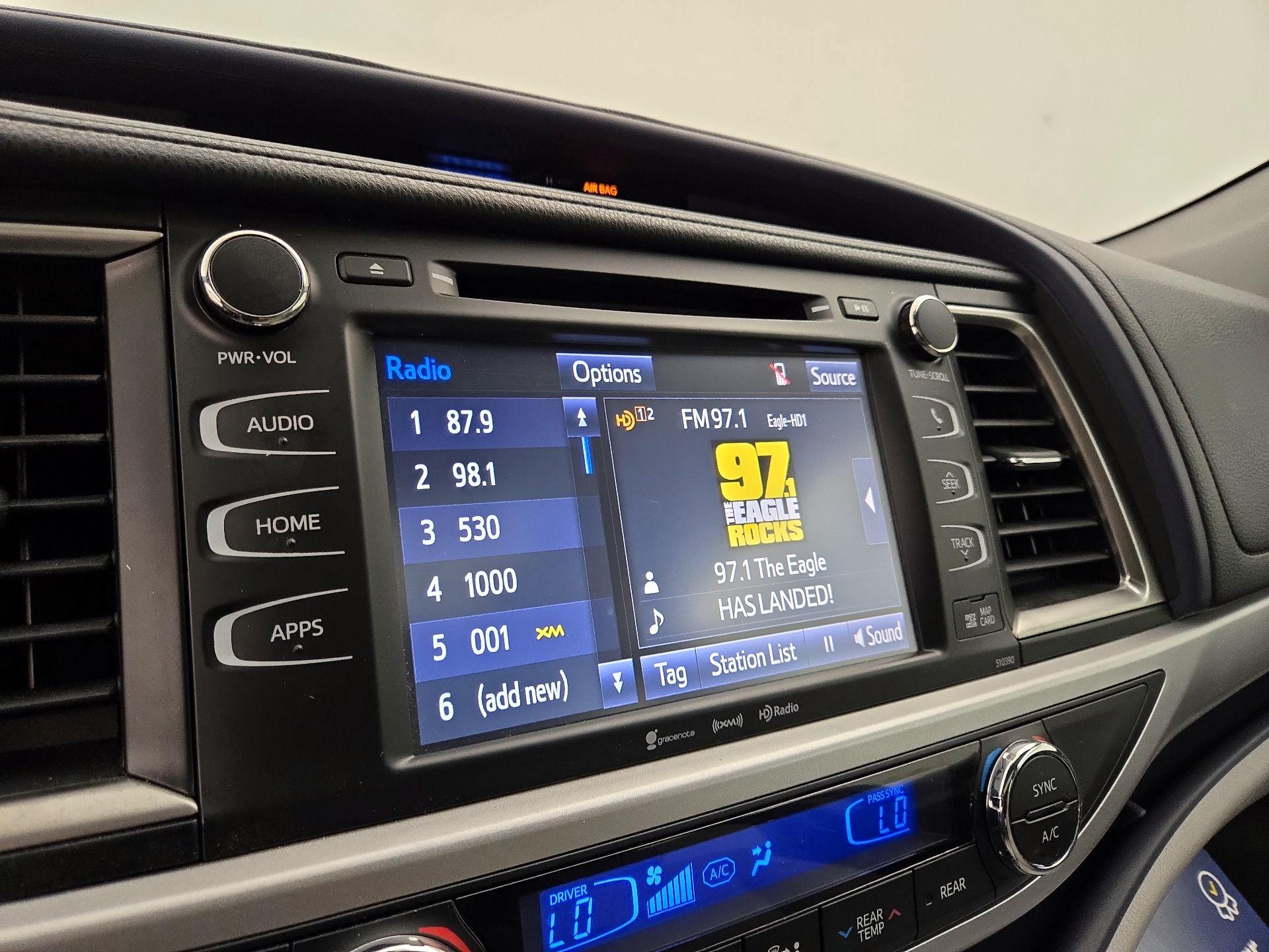 Thumbnail: 2019 Toyota Highlander - 16