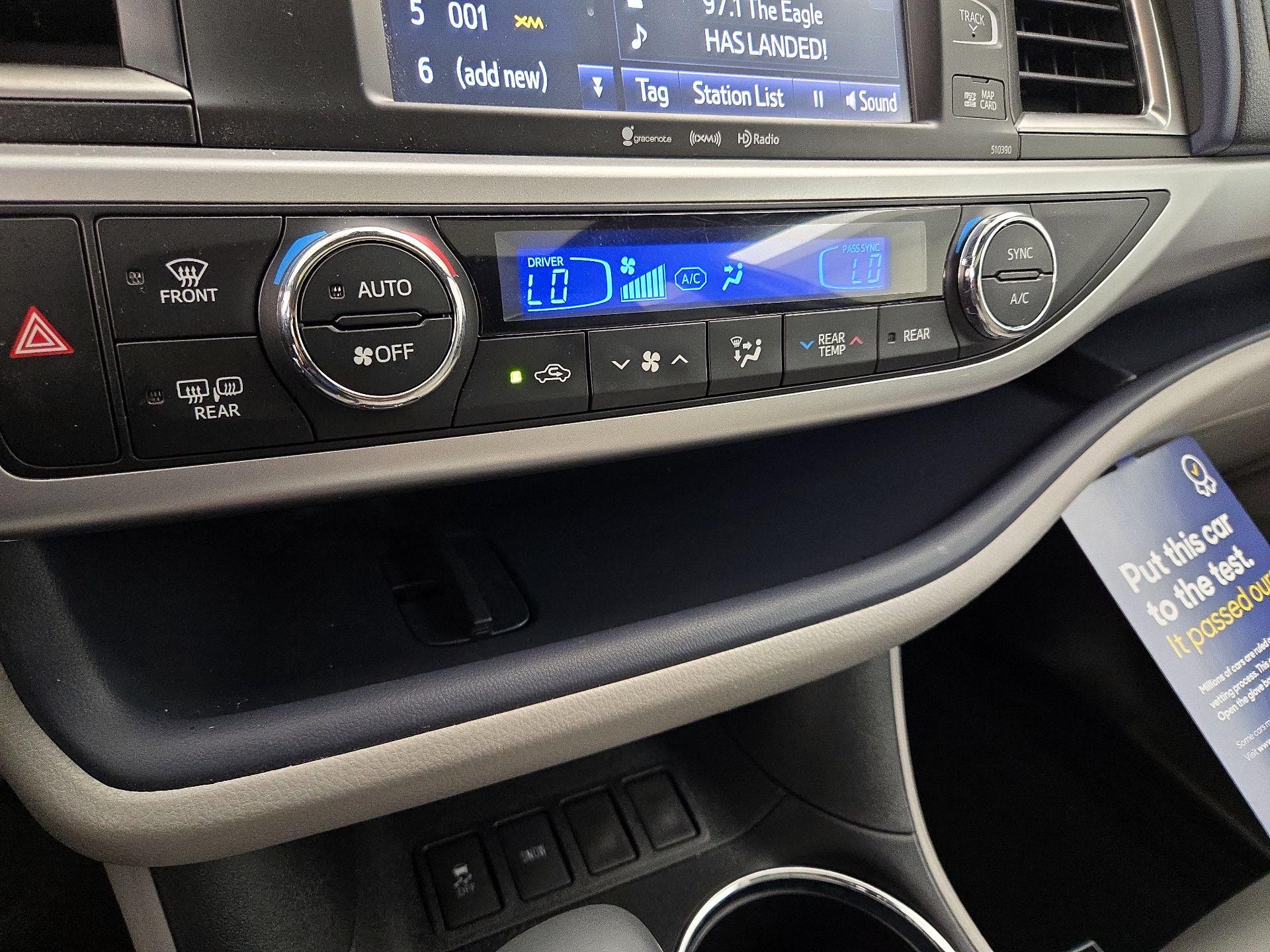 Thumbnail: 2019 Toyota Highlander - 17