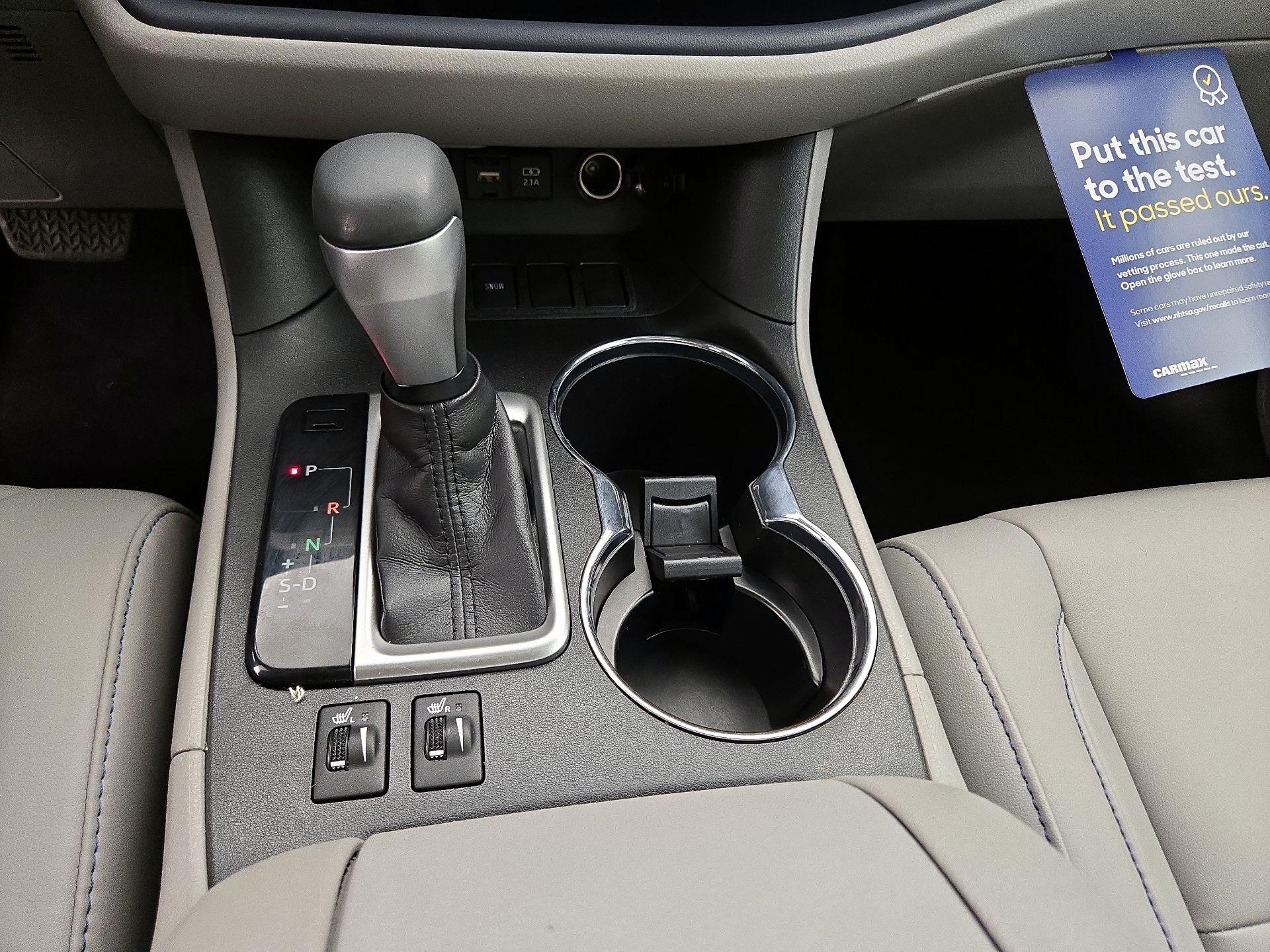 Thumbnail: 2019 Toyota Highlander - 18
