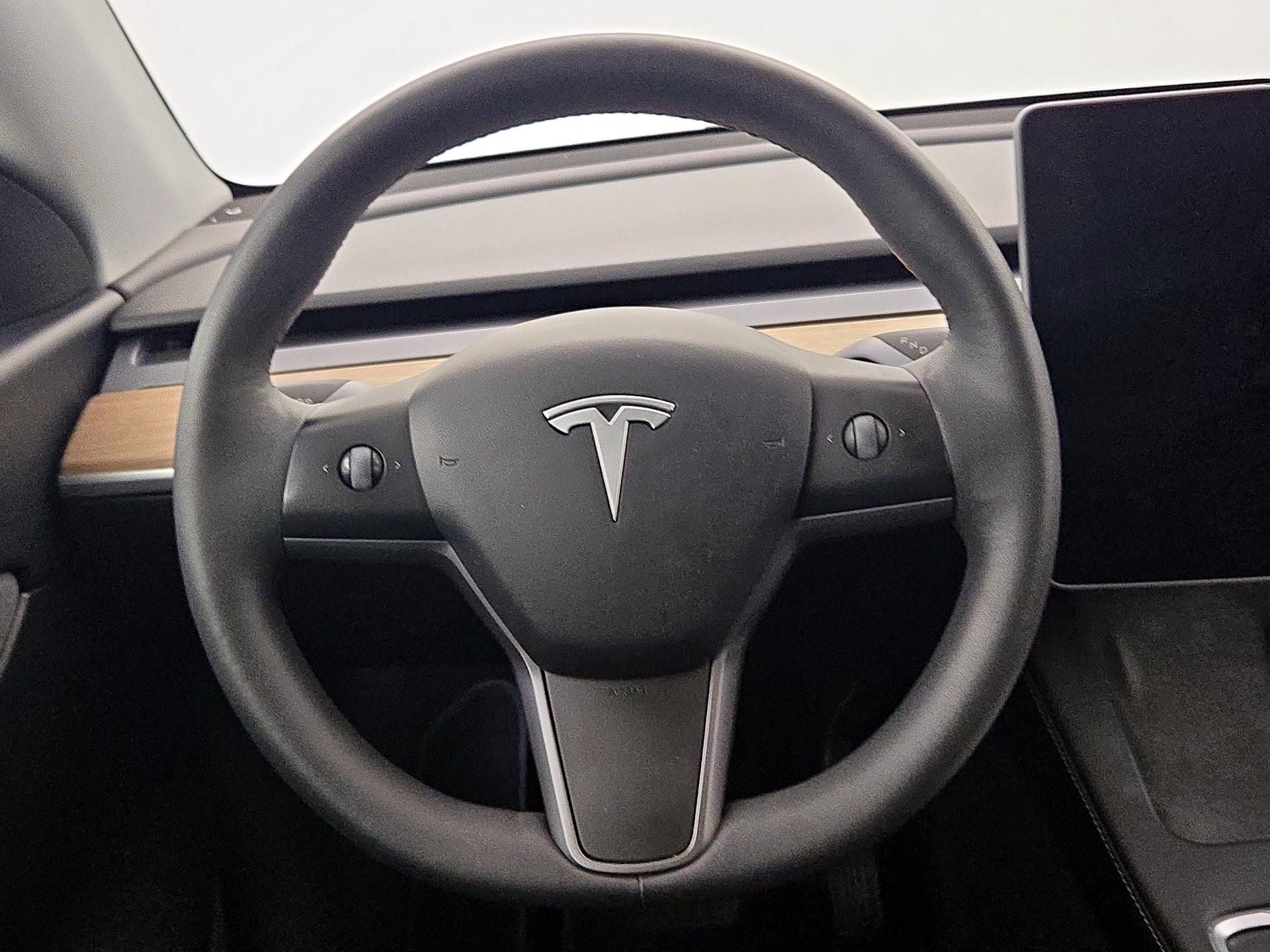 Thumbnail: 2022 Tesla Model Y - 10