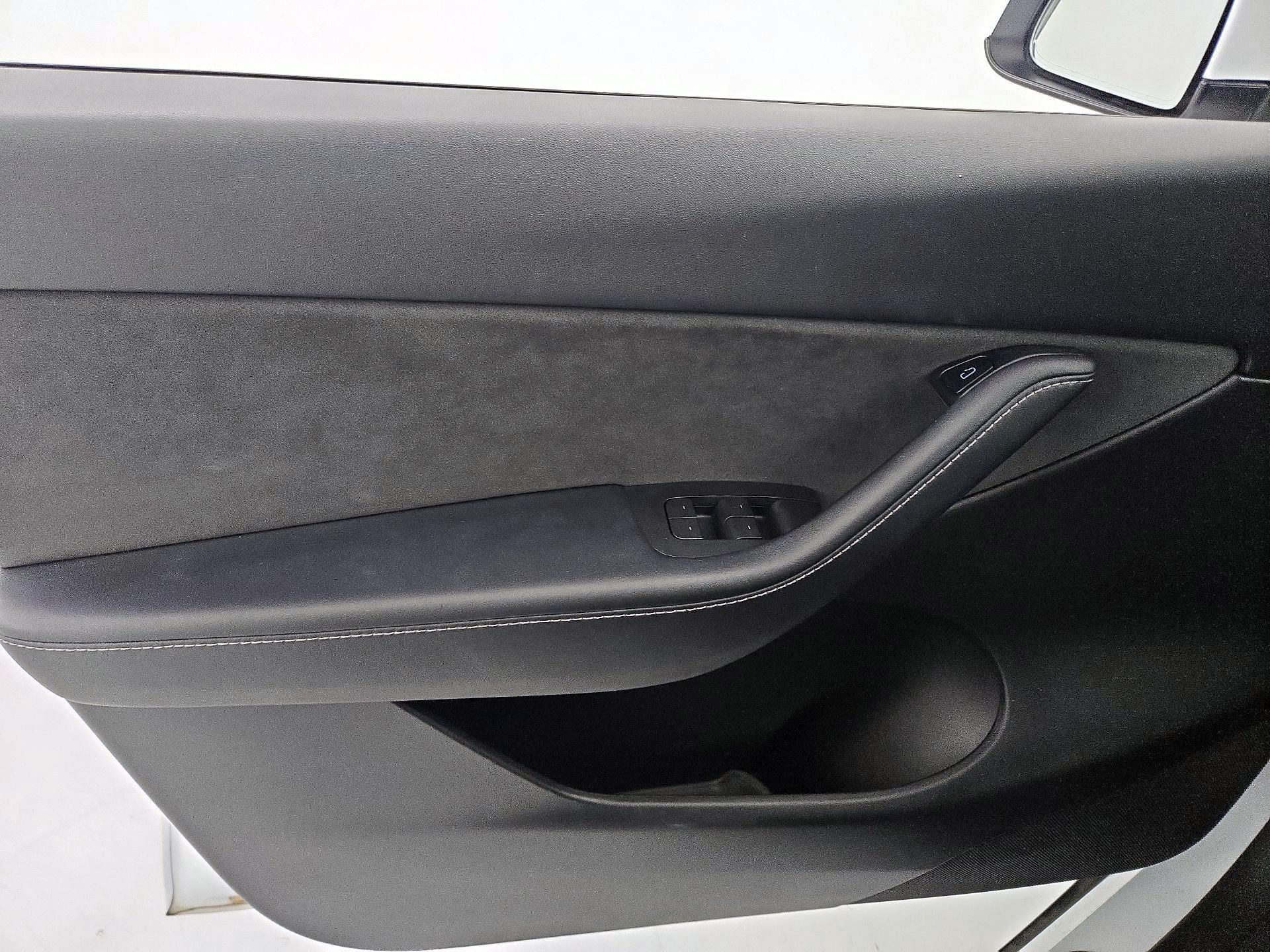 Thumbnail: 2022 Tesla Model Y - 12