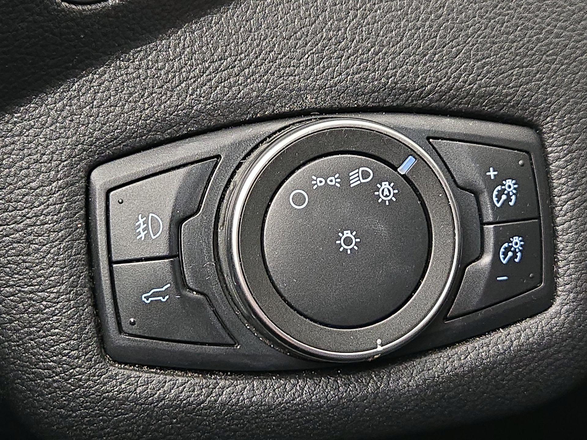 Thumbnail: 2019 Ford Escape - 13