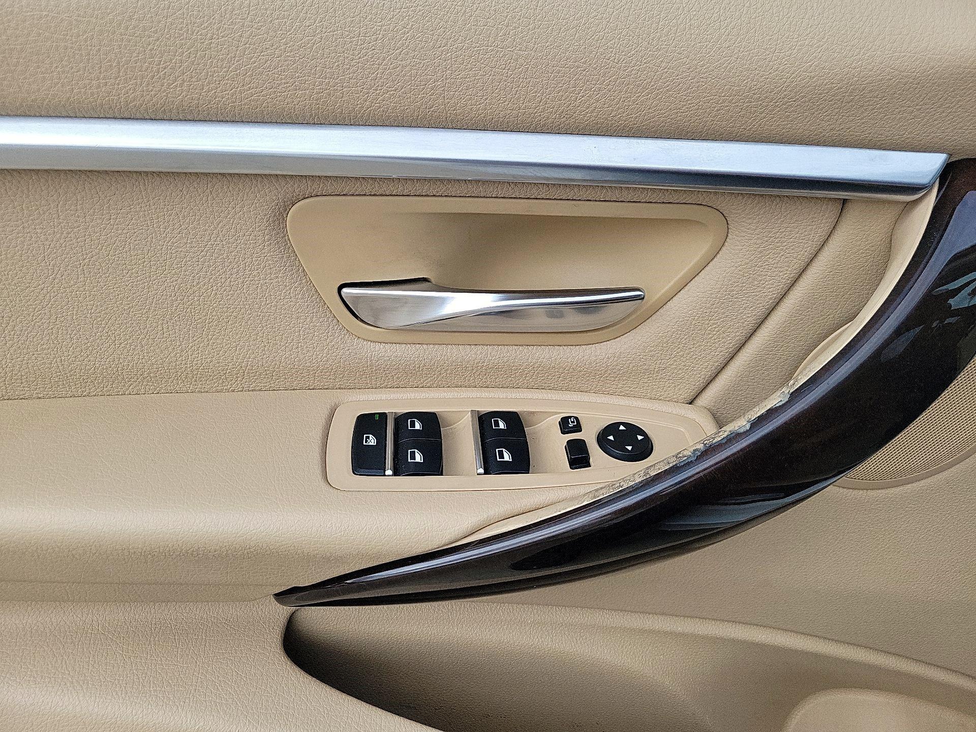 Thumbnail: 2016 BMW 3 Series - 10