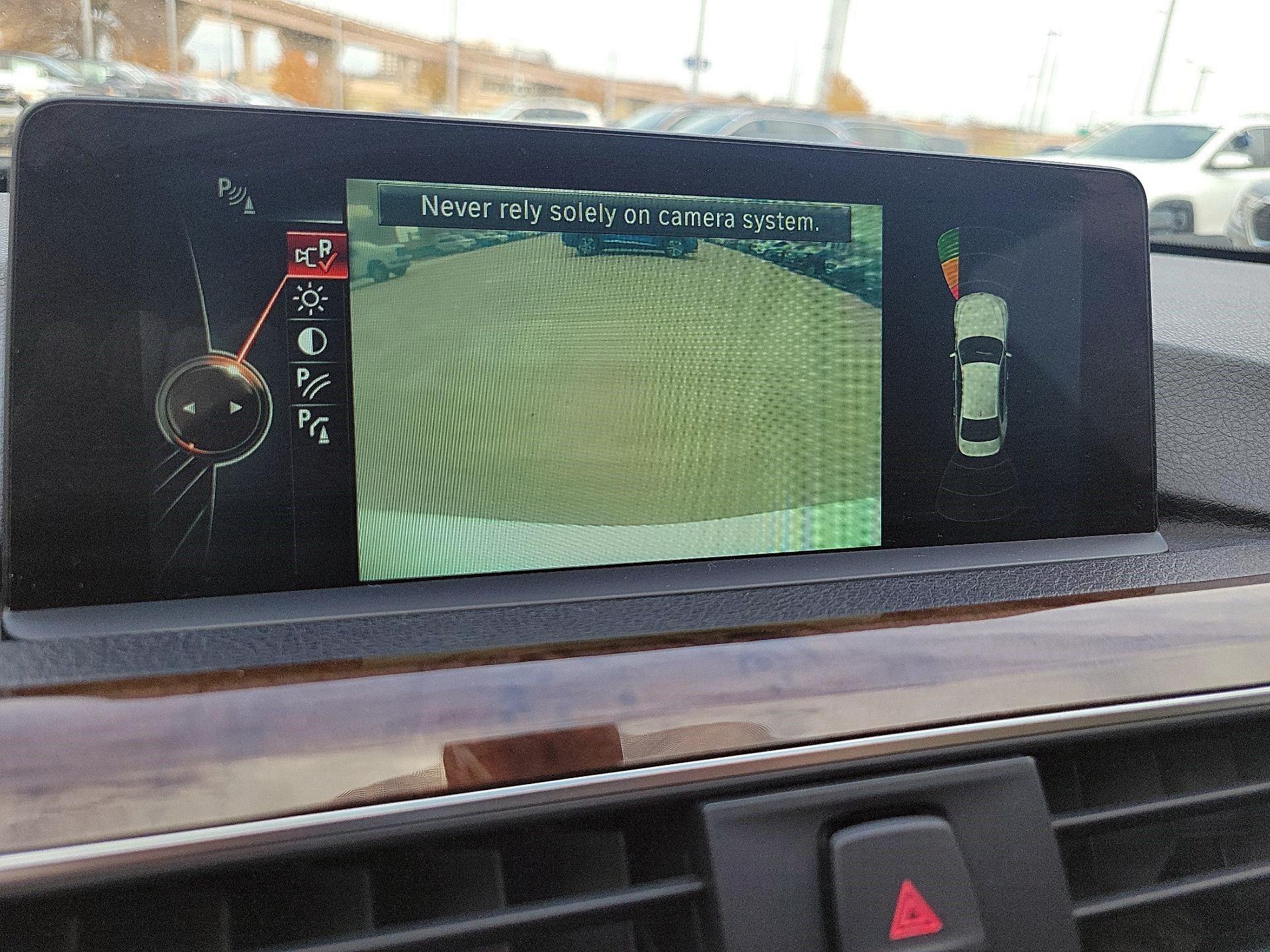 Thumbnail: 2016 BMW 3 Series - 13