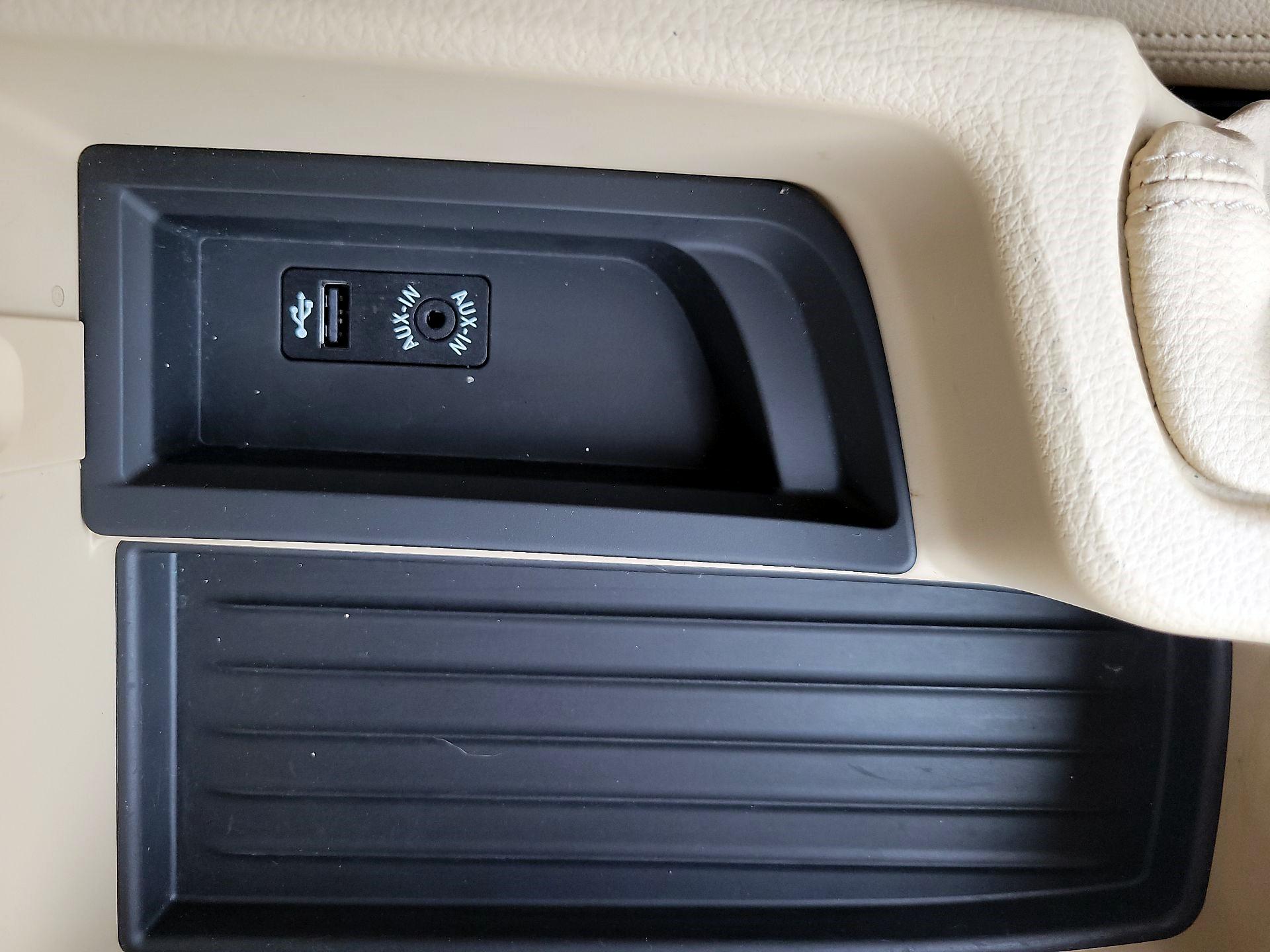 Thumbnail: 2016 BMW 3 Series - 17