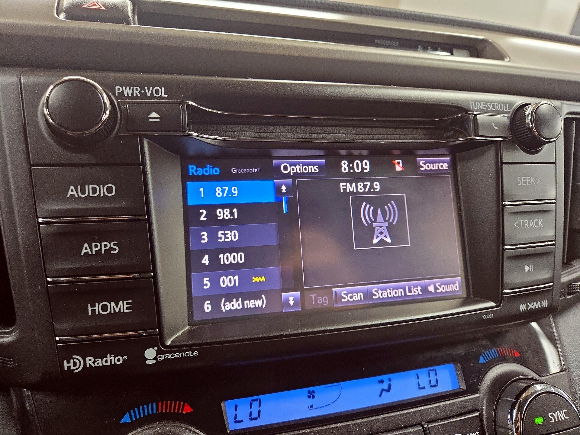 Thumbnail: 2018 Toyota RAV4 - 15