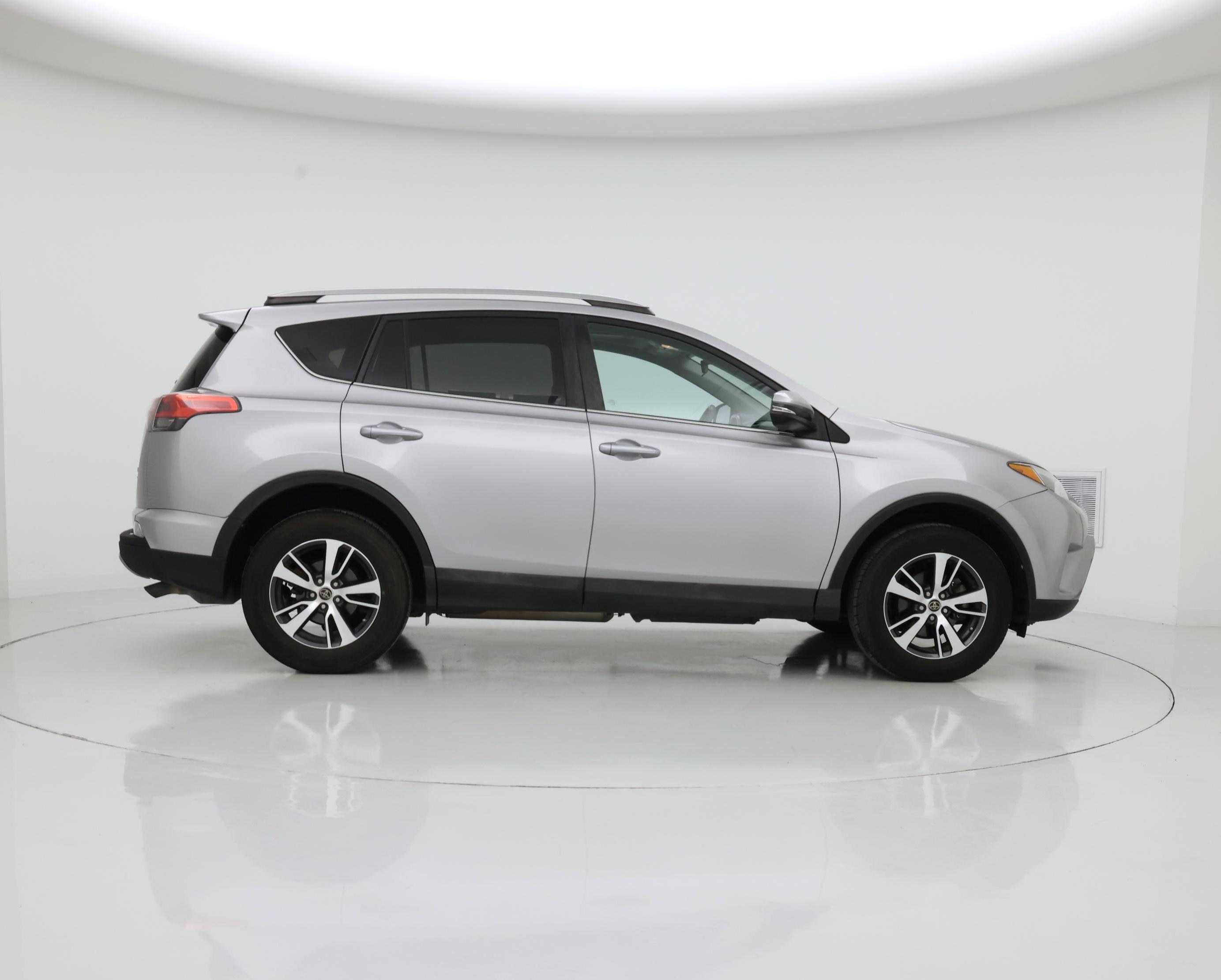 Thumbnail: 2018 Toyota RAV4 - 7