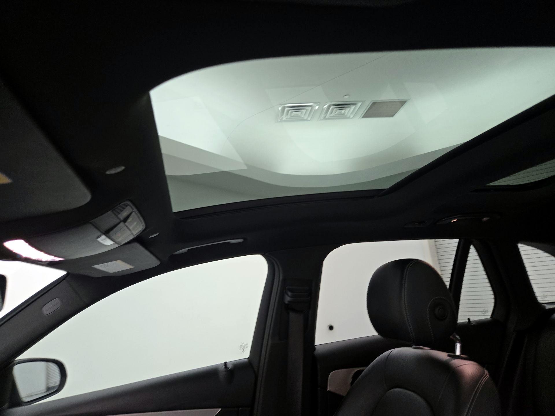 Thumbnail: 2021 Mercedes-Benz GLC - 19