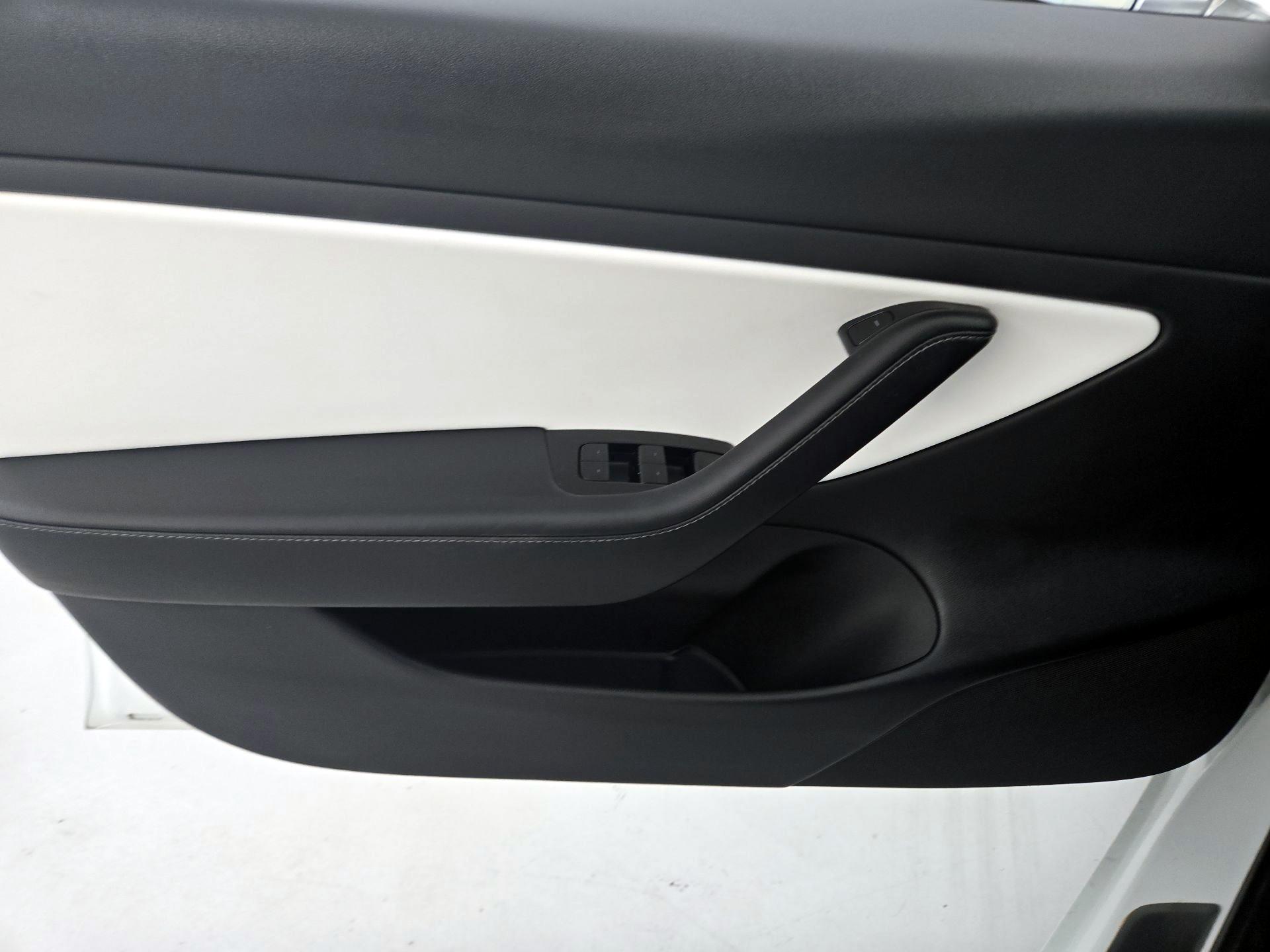 Thumbnail: 2020 Tesla Model 3 - 12
