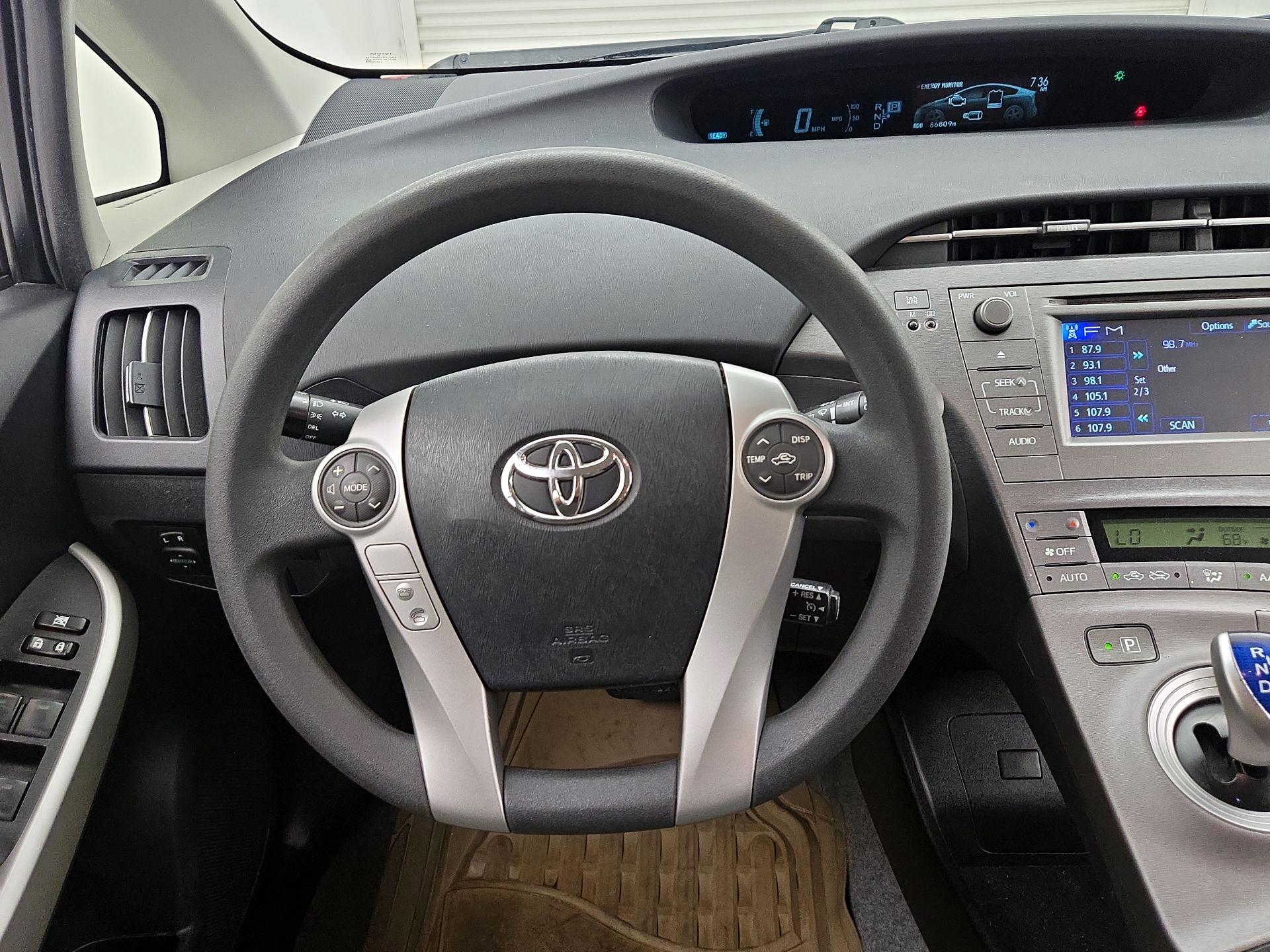 Thumbnail: 2014 Toyota Prius - 10