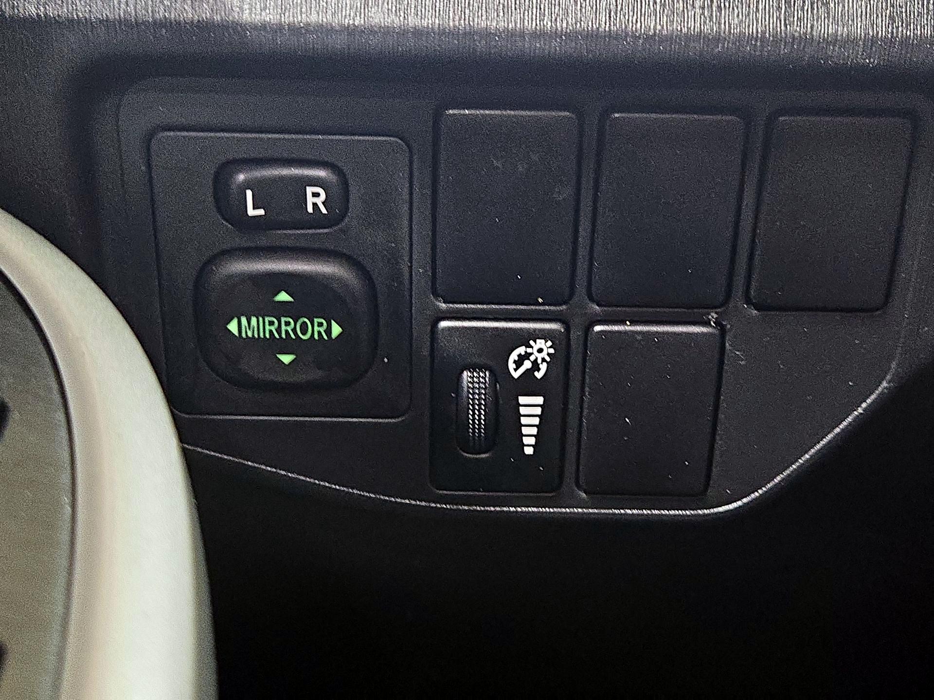 Thumbnail: 2014 Toyota Prius - 13