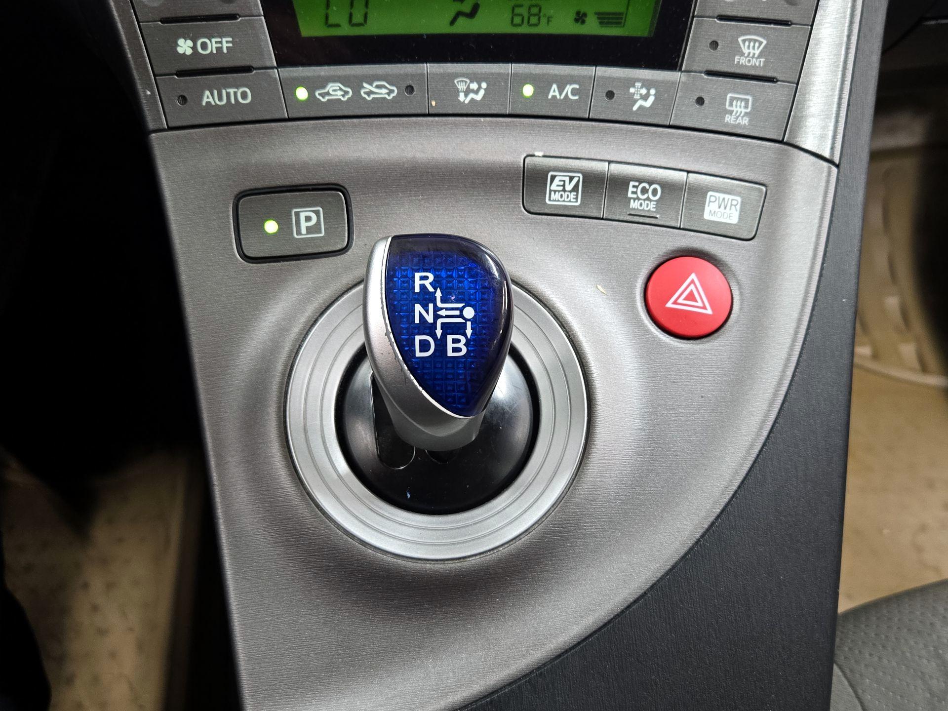 Thumbnail: 2014 Toyota Prius - 16