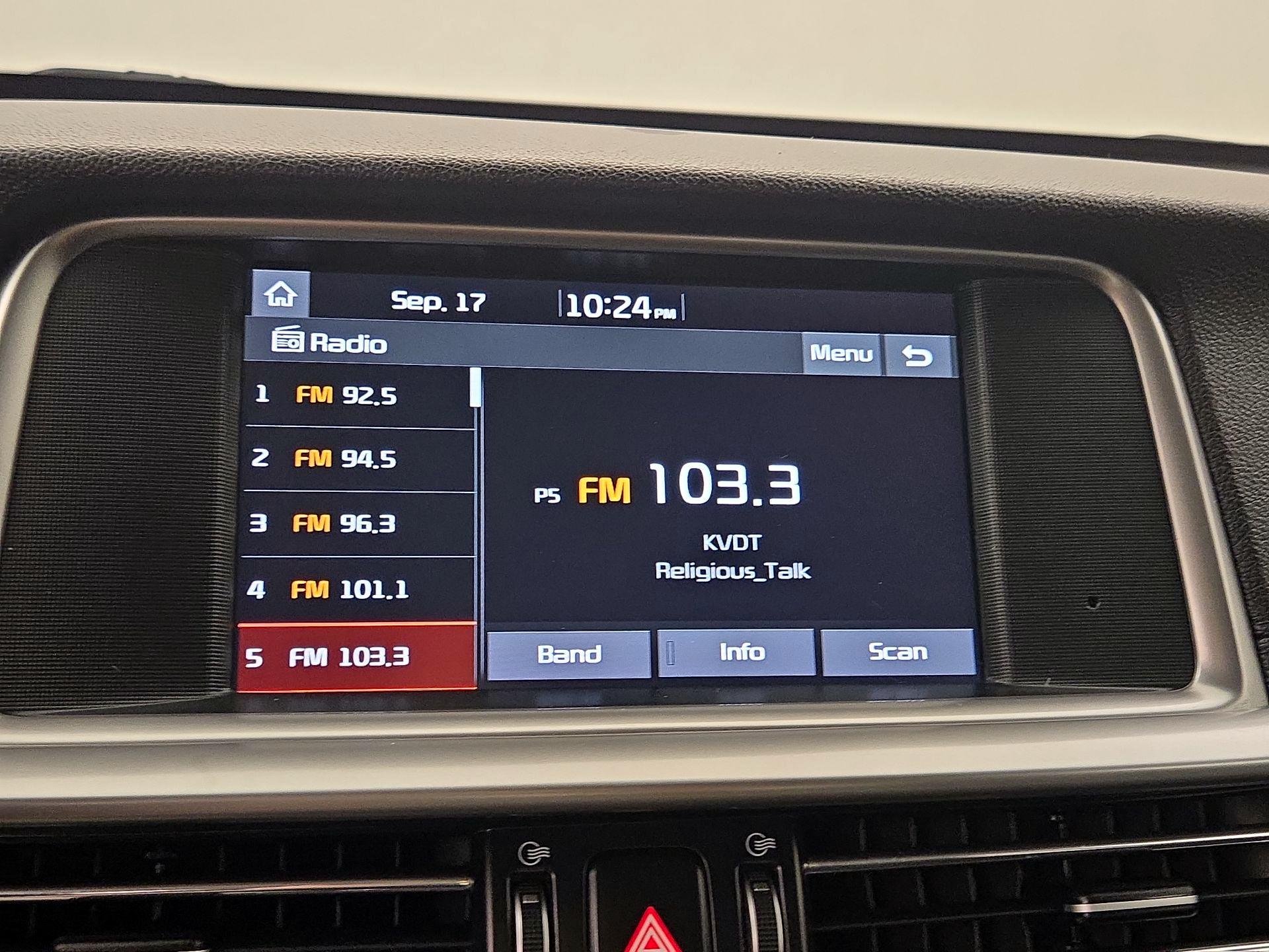 Thumbnail: 2020 Kia Optima - 15