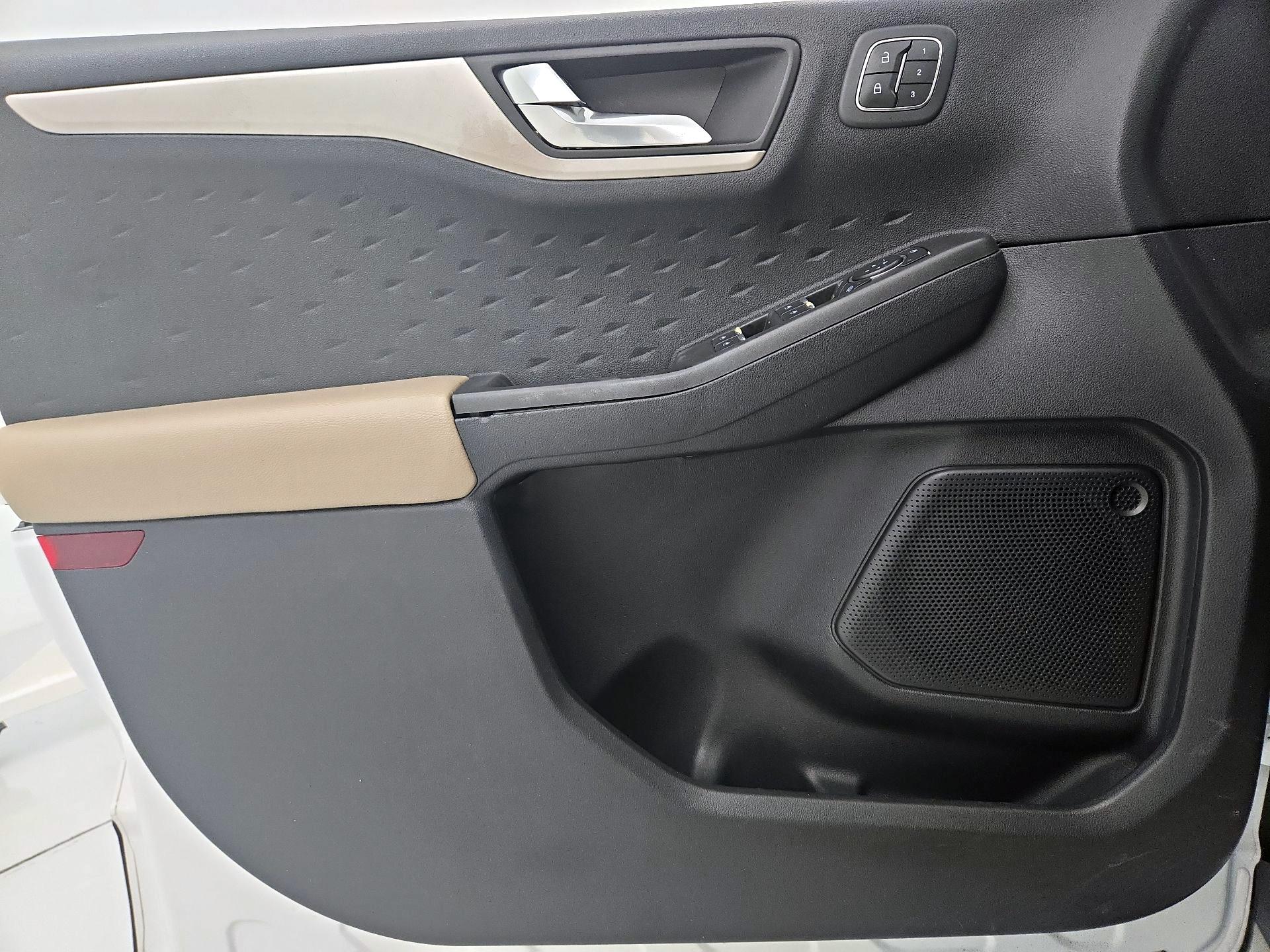 Thumbnail: 2020 Ford Escape - 12