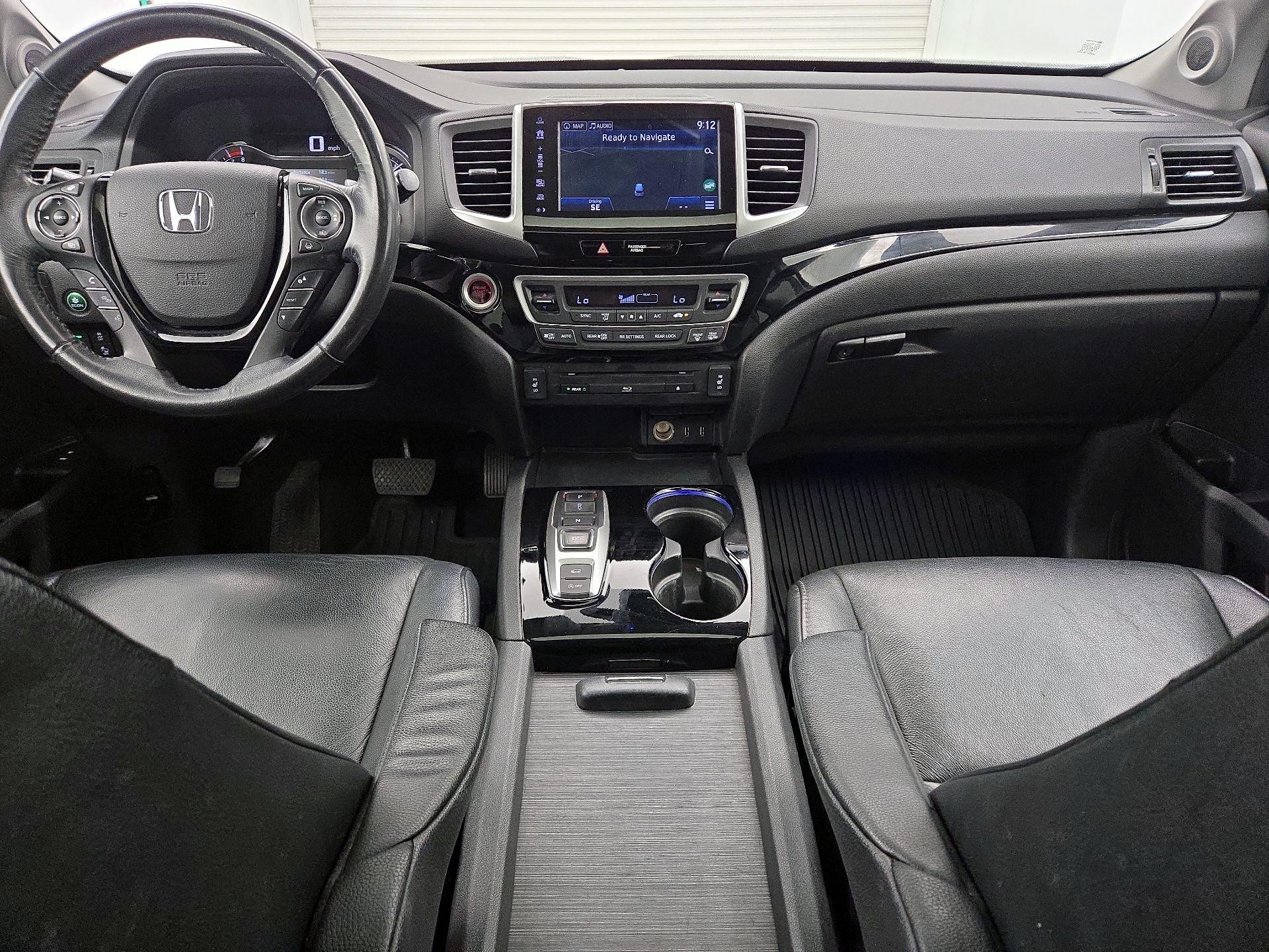 Thumbnail: 2017 Honda Pilot - 9