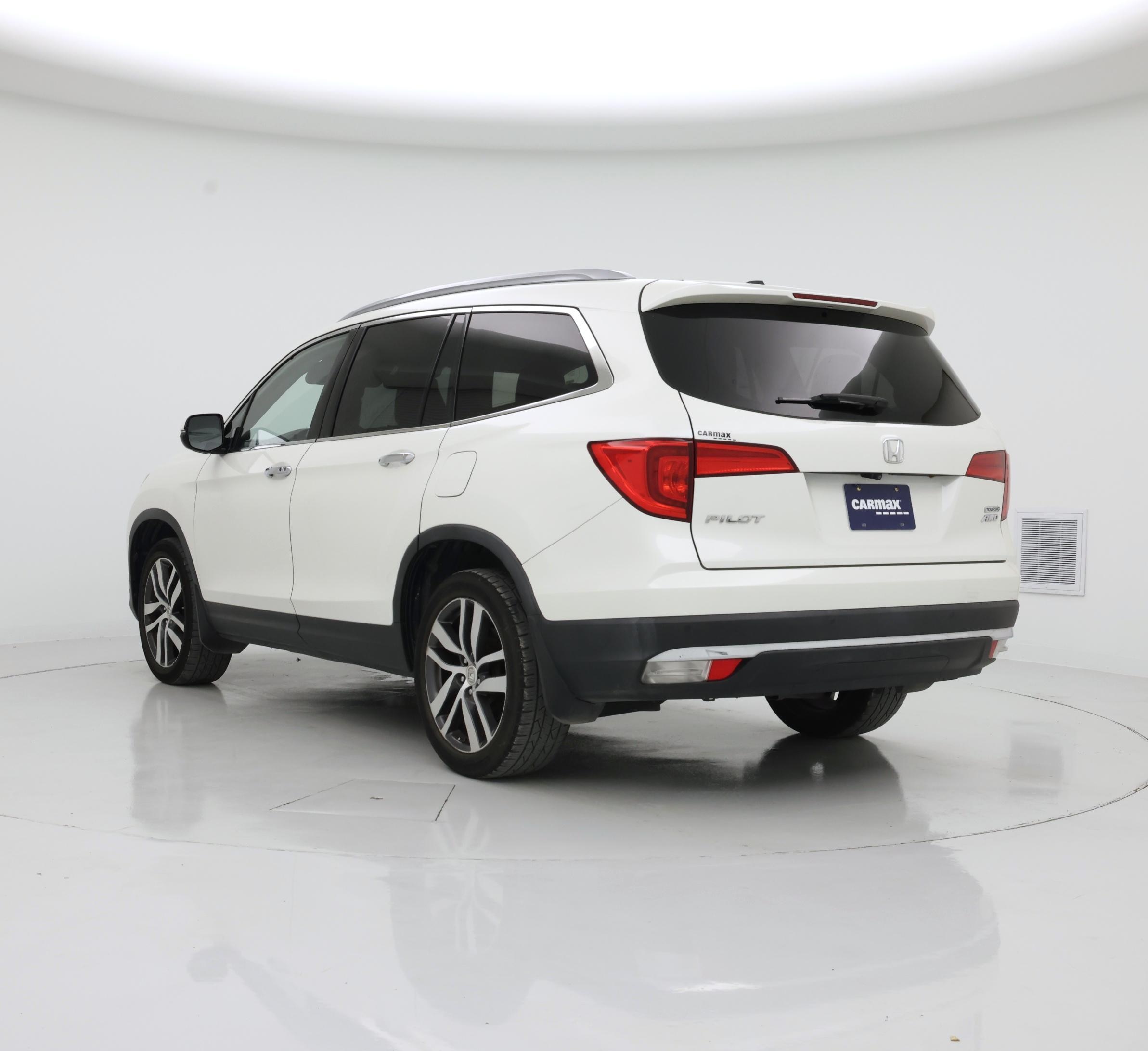 Thumbnail: 2017 Honda Pilot - 2