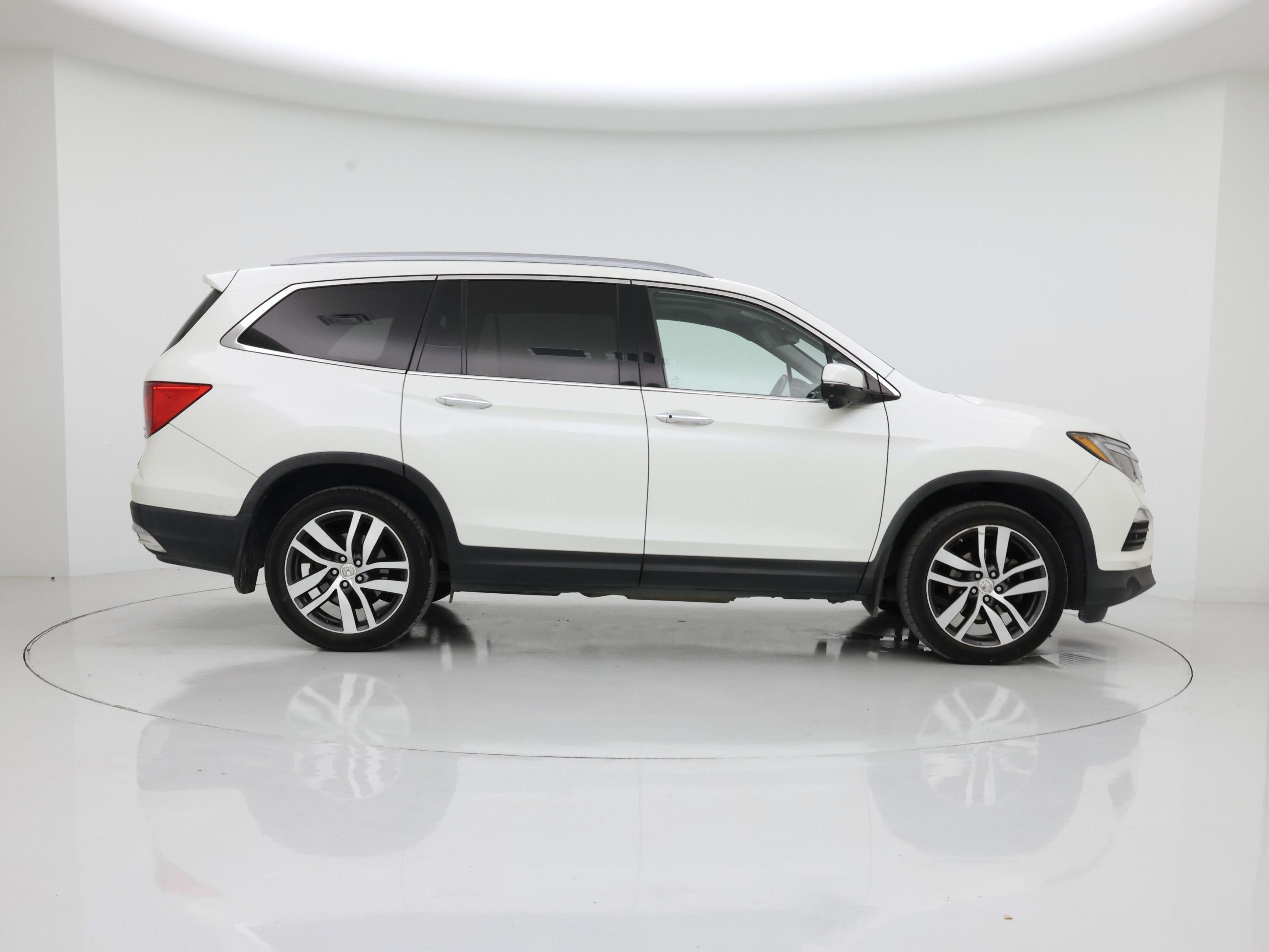 Thumbnail: 2017 Honda Pilot - 7