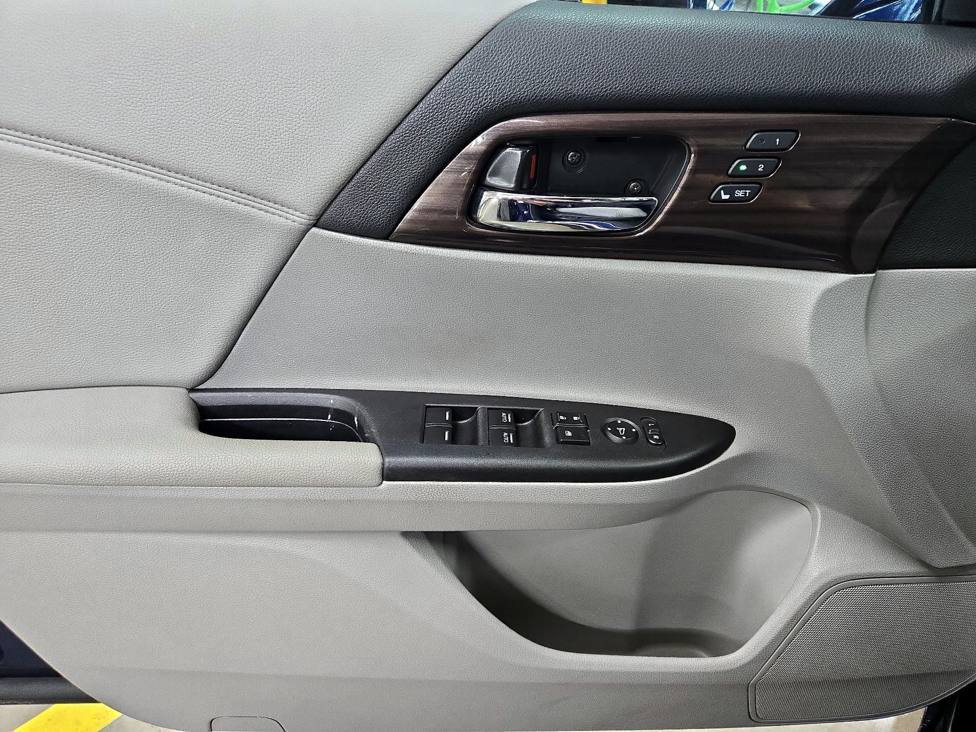 Thumbnail: 2017 Honda Accord - 12