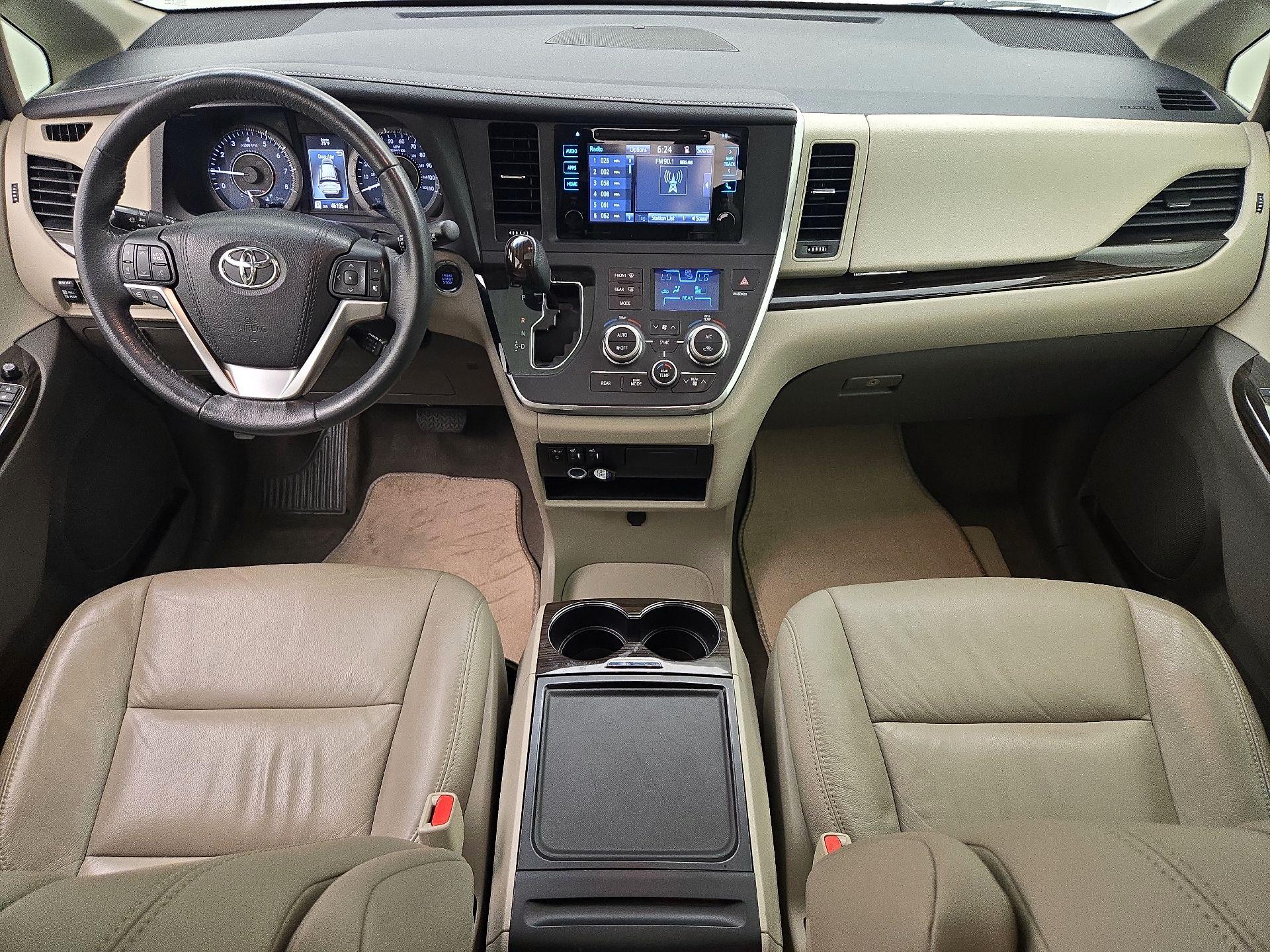 Thumbnail: 2017 Toyota Sienna - 9