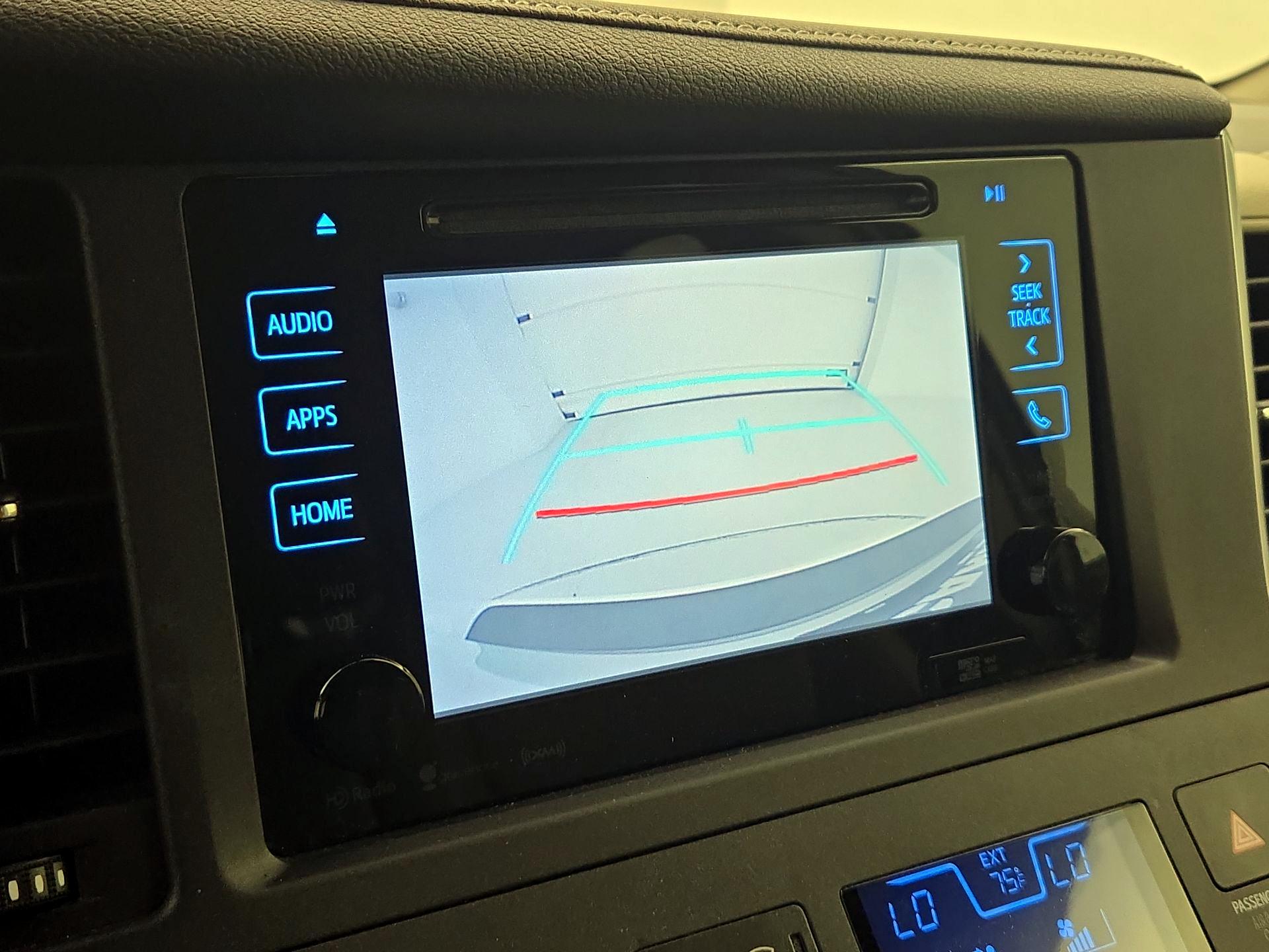 Thumbnail: 2017 Toyota Sienna - 14