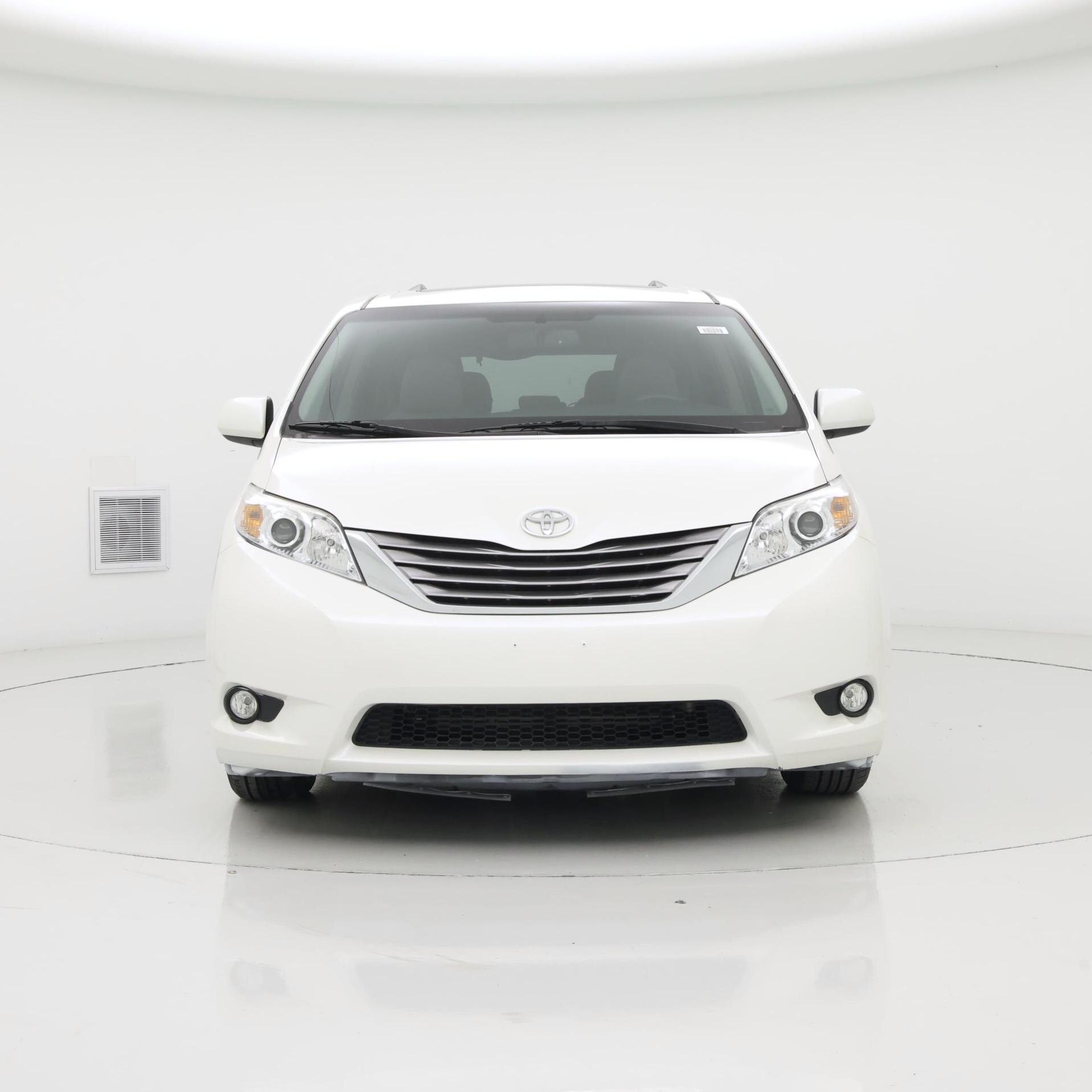 Thumbnail: 2017 Toyota Sienna - 5