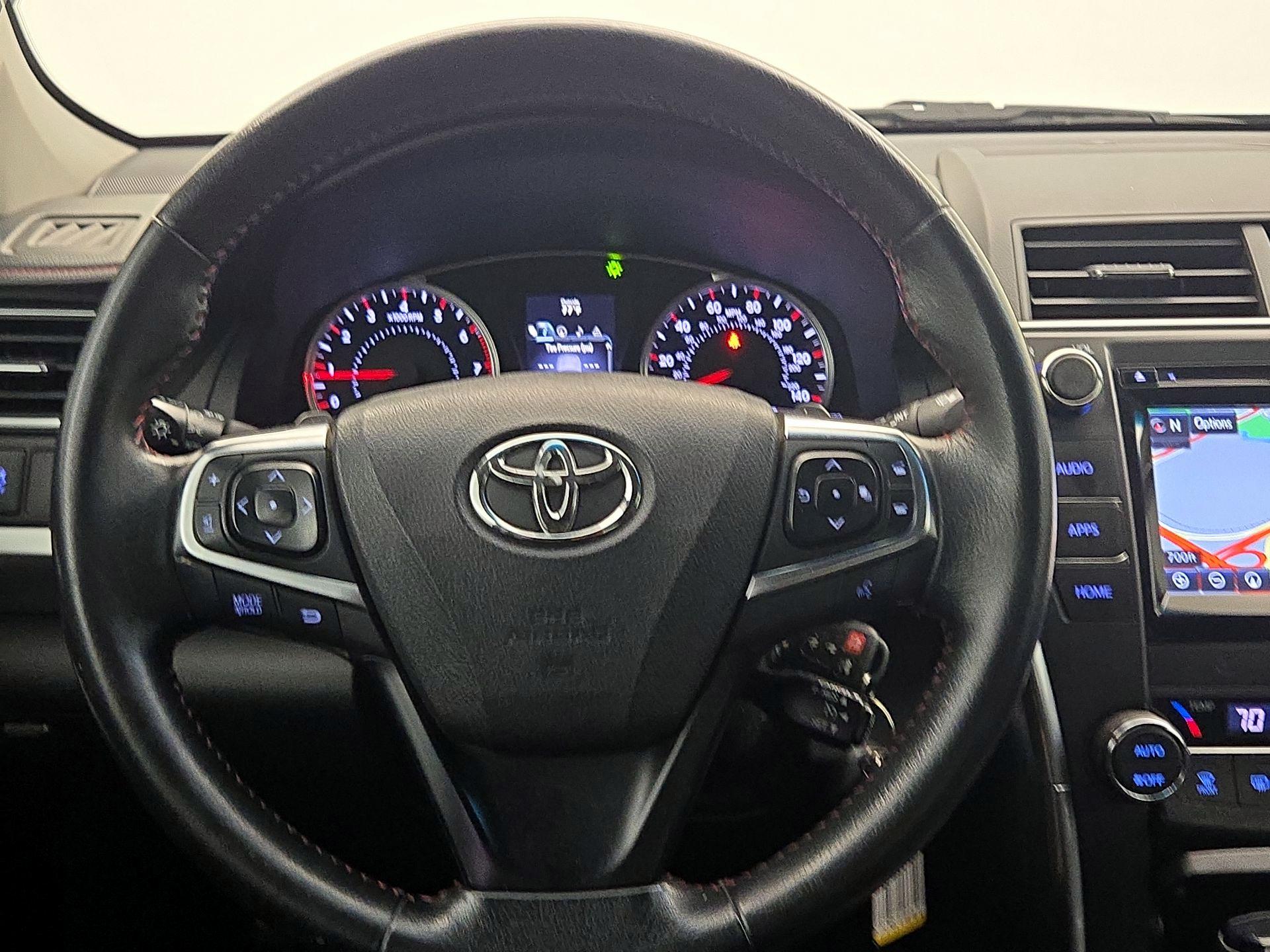 Thumbnail: 2015 Toyota Camry - 10