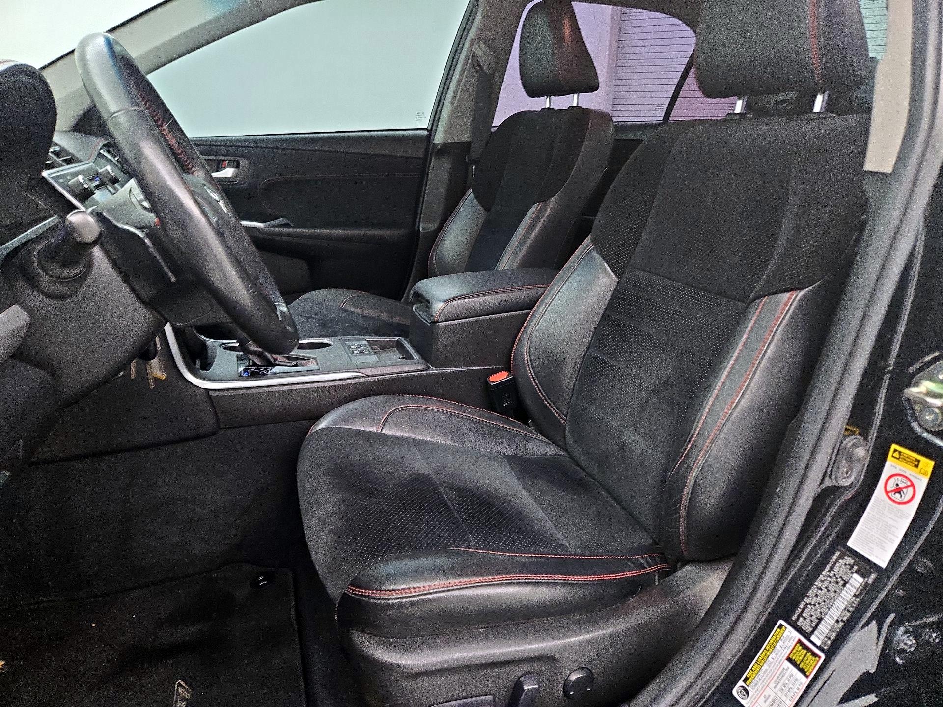 Thumbnail: 2015 Toyota Camry - 11