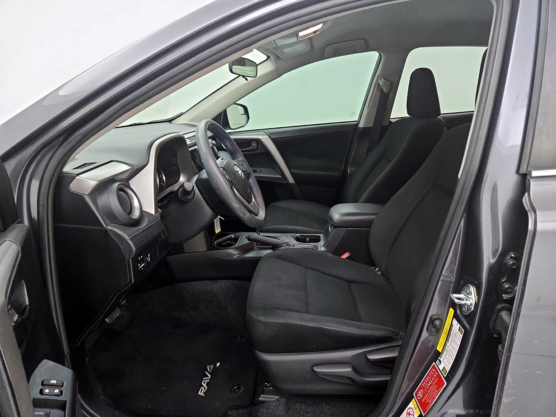 Thumbnail: 2016 Toyota RAV4 - 11