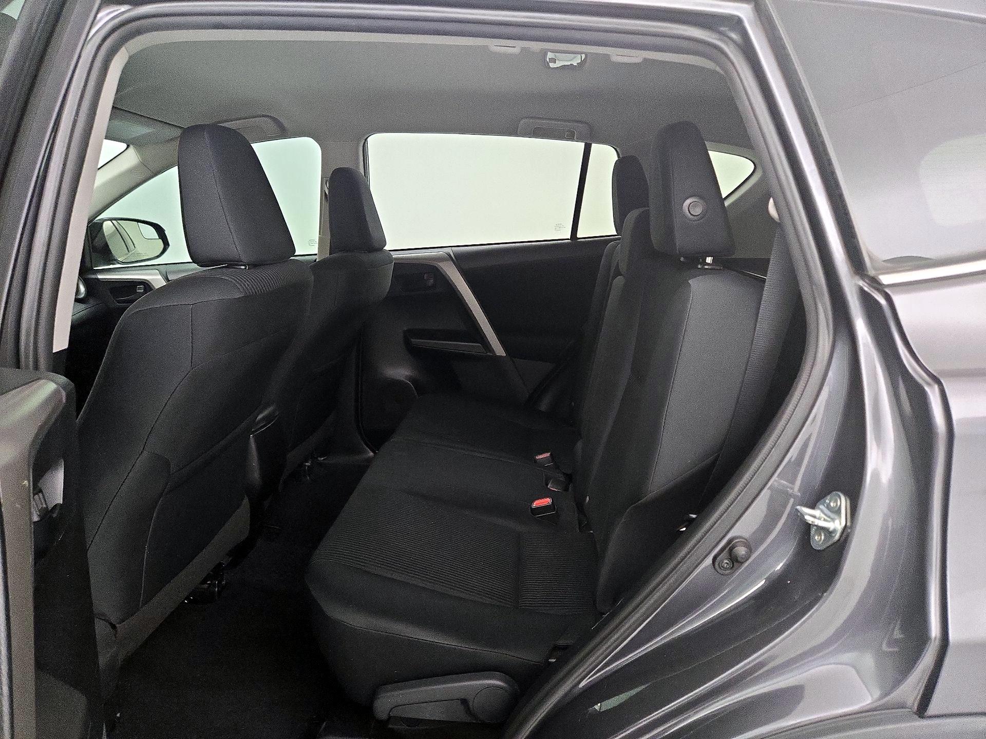 Thumbnail: 2016 Toyota RAV4 - 19