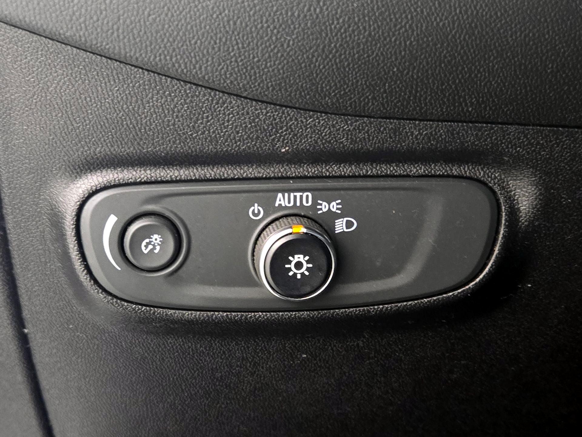 Thumbnail: 2018 Chevrolet Equinox - 13