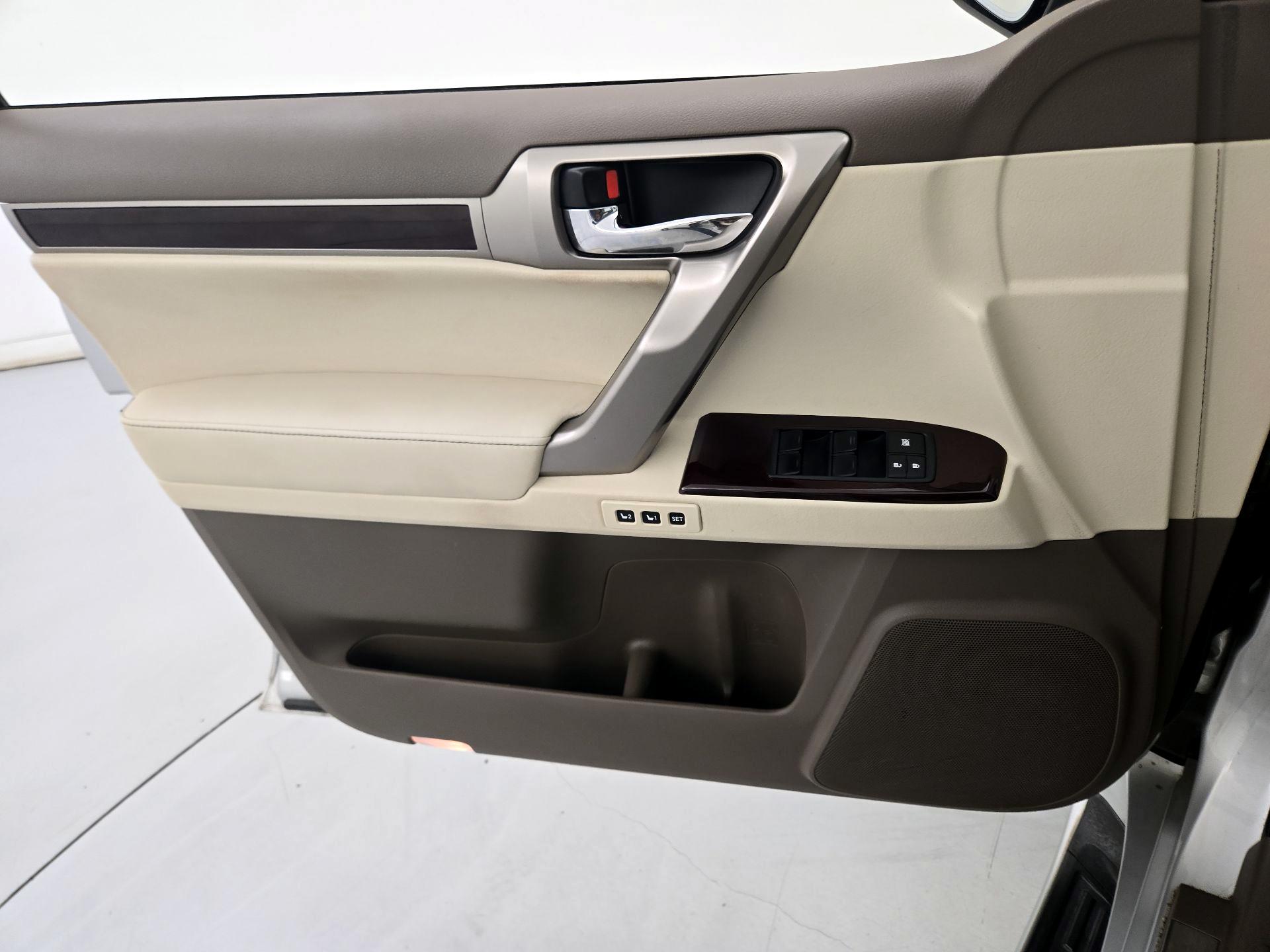 Thumbnail: 2014 Lexus GX - 12