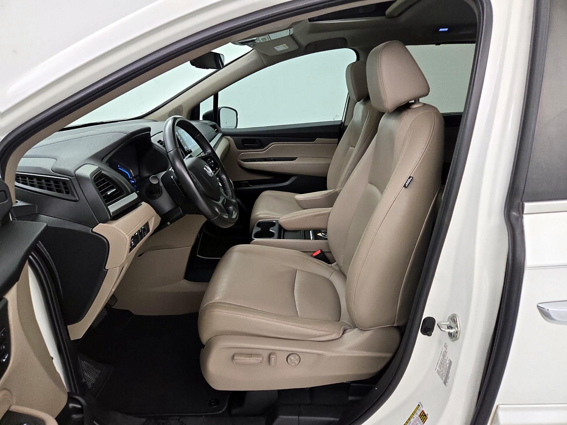 Thumbnail: 2019 Honda Odyssey - 11