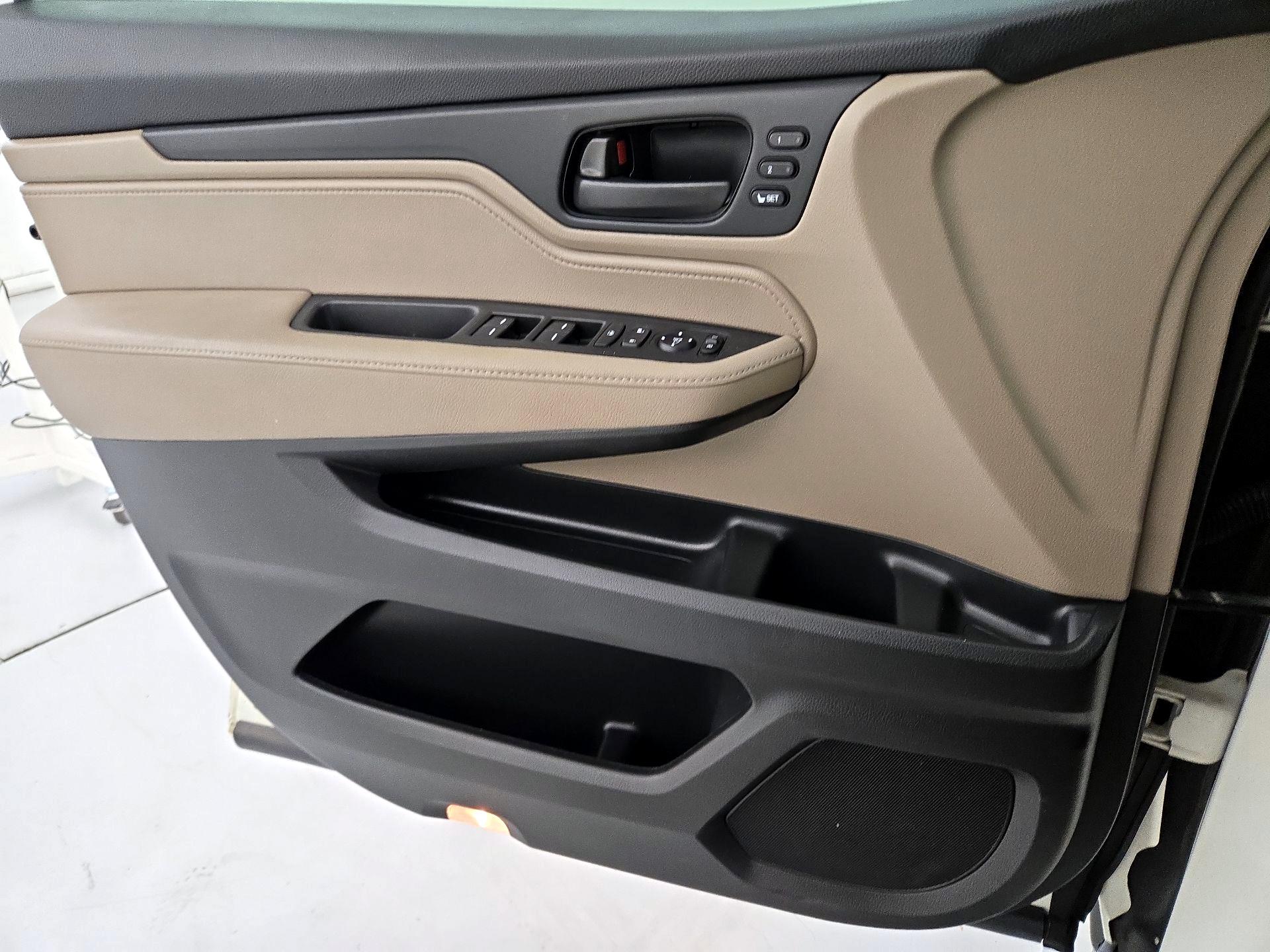 Thumbnail: 2019 Honda Odyssey - 12